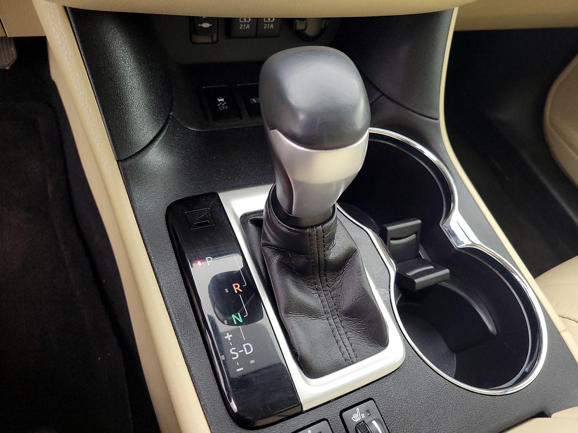 Thumbnail: 2017 Toyota Highlander - 18