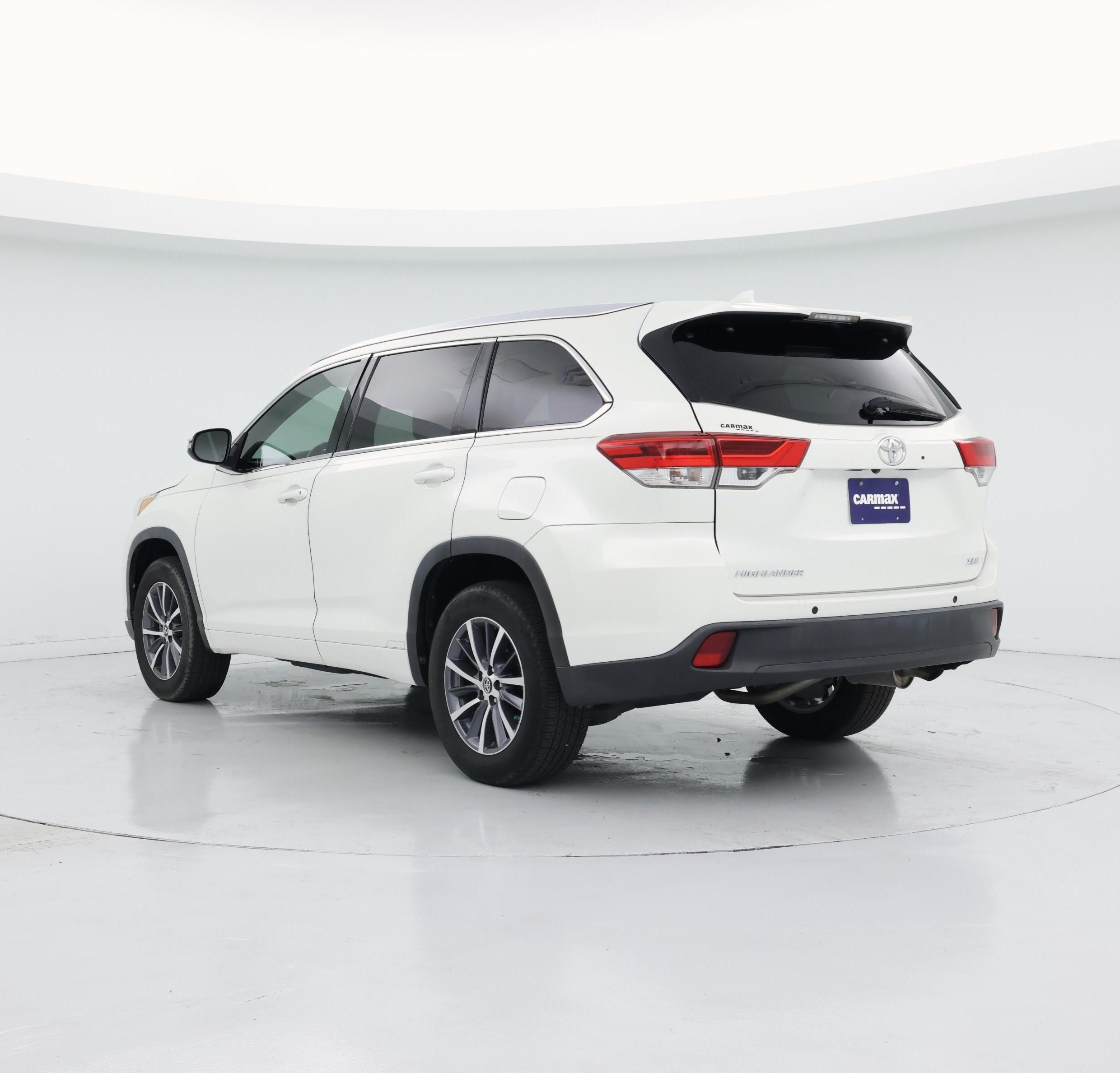 Thumbnail: 2017 Toyota Highlander - 2