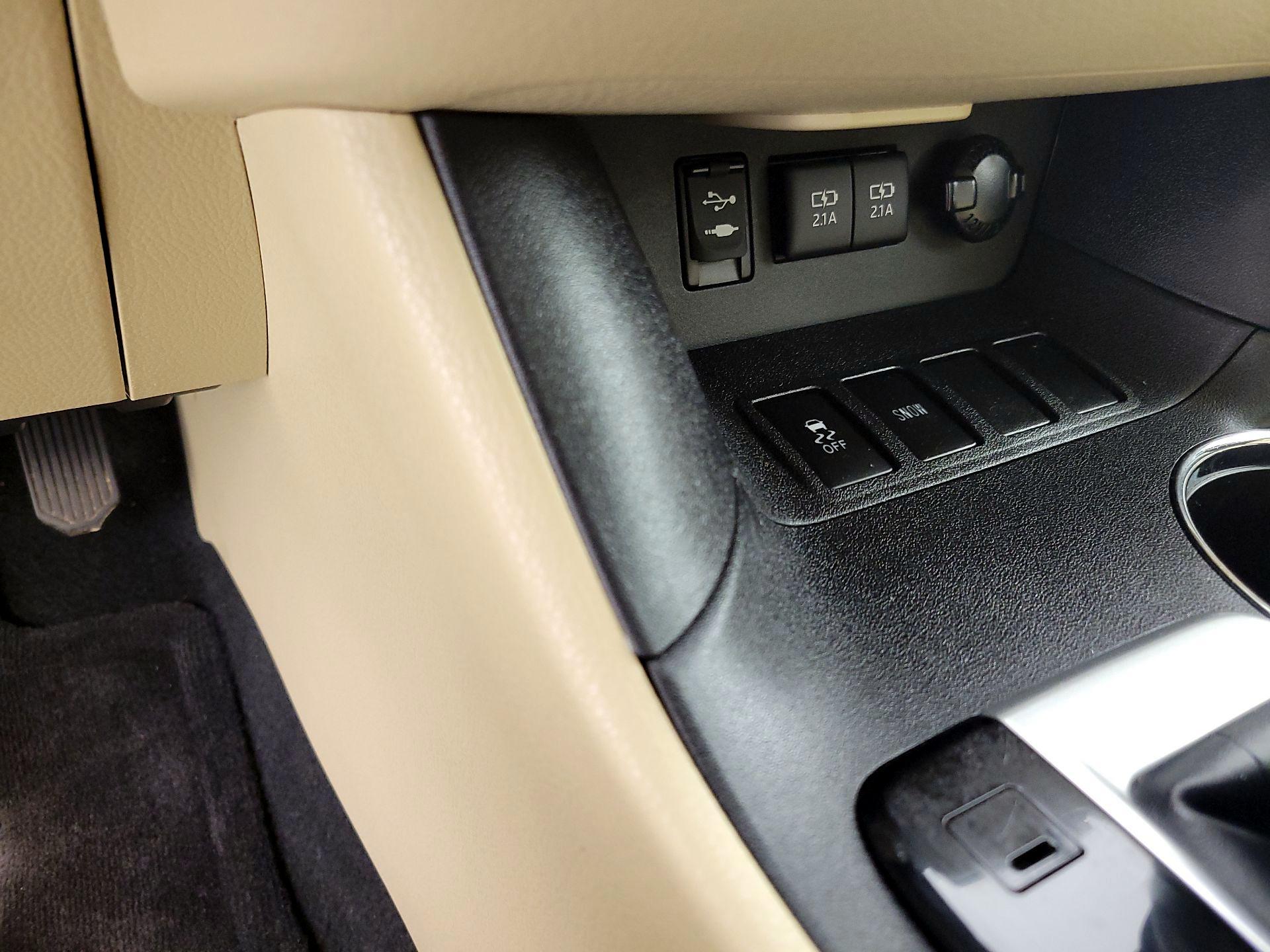 Thumbnail: 2017 Toyota Highlander - 19