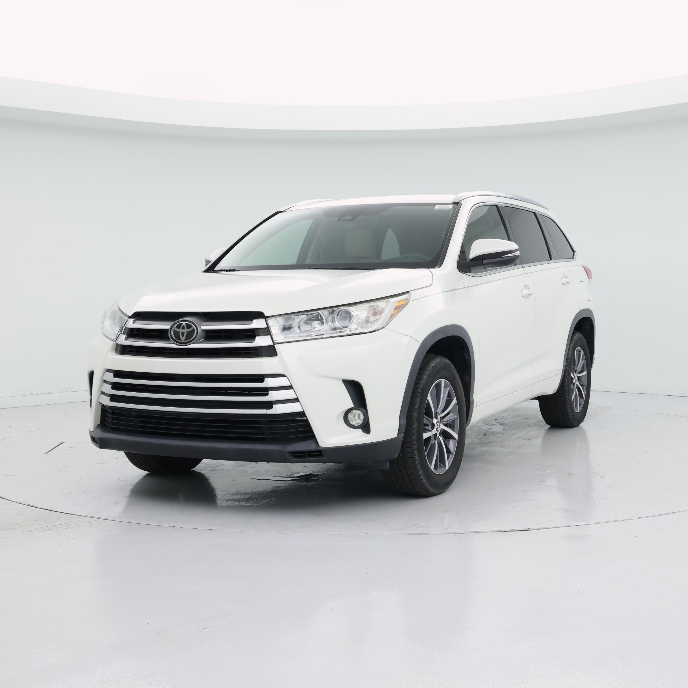 Thumbnail: 2017 Toyota Highlander - 4