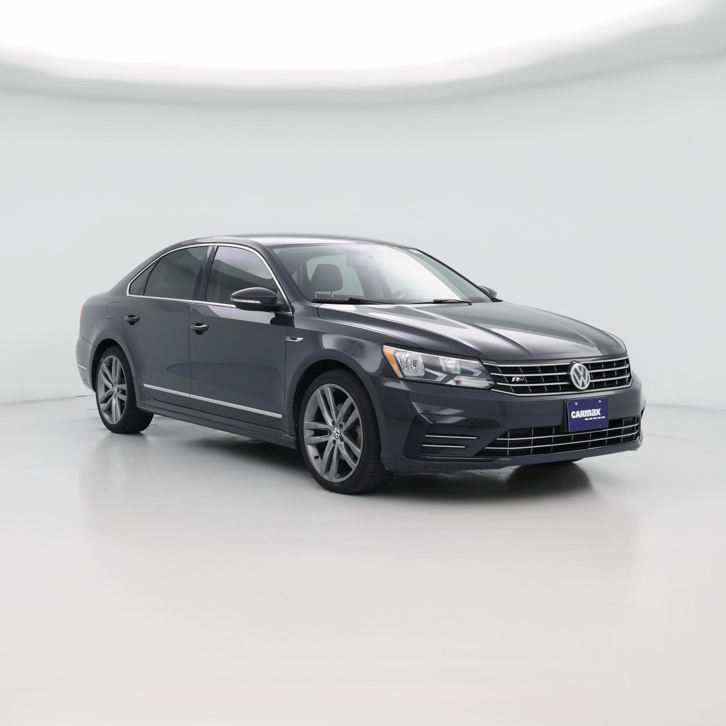 Thumbnail: 2017 Volkswagen Passat - 1