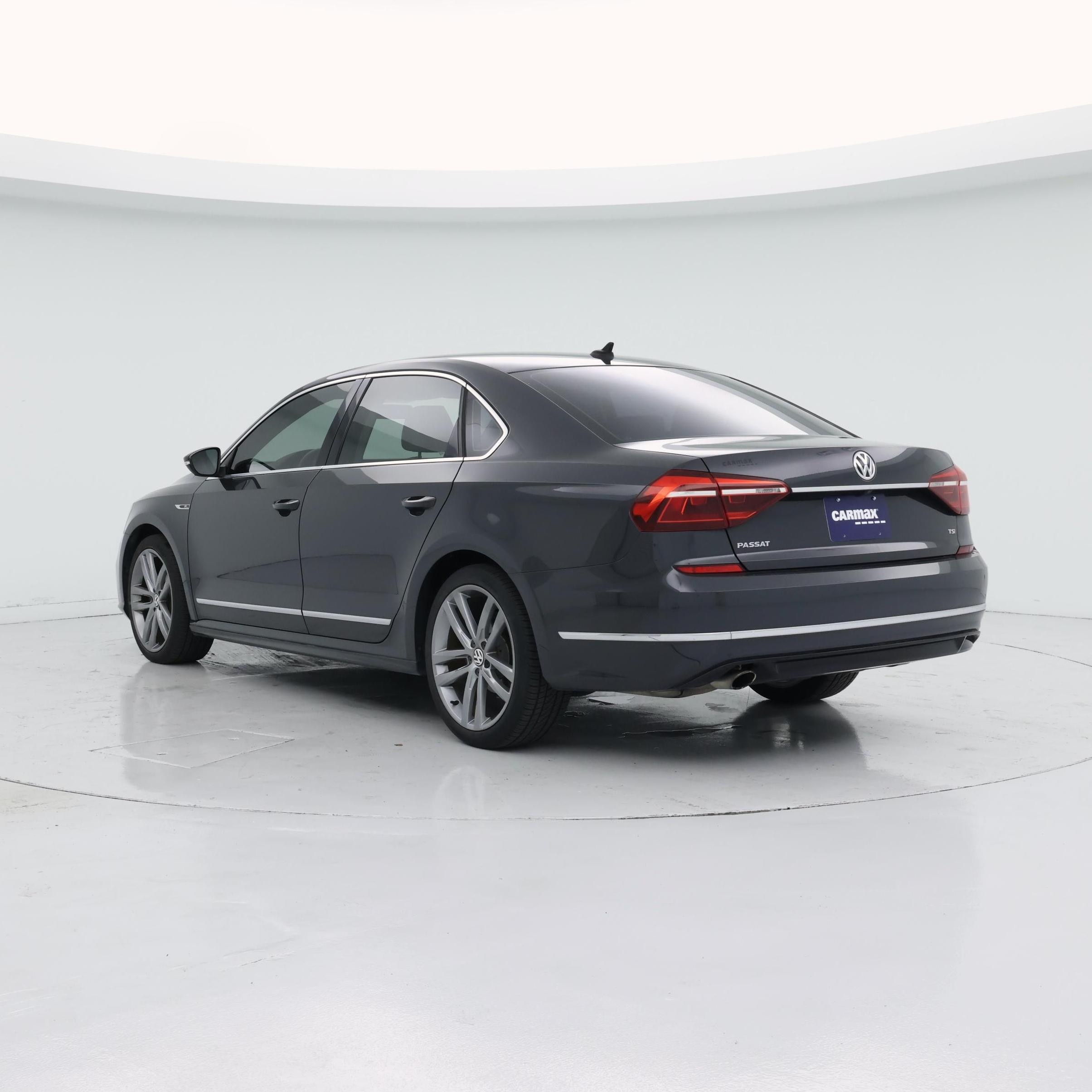 Thumbnail: 2017 Volkswagen Passat - 2