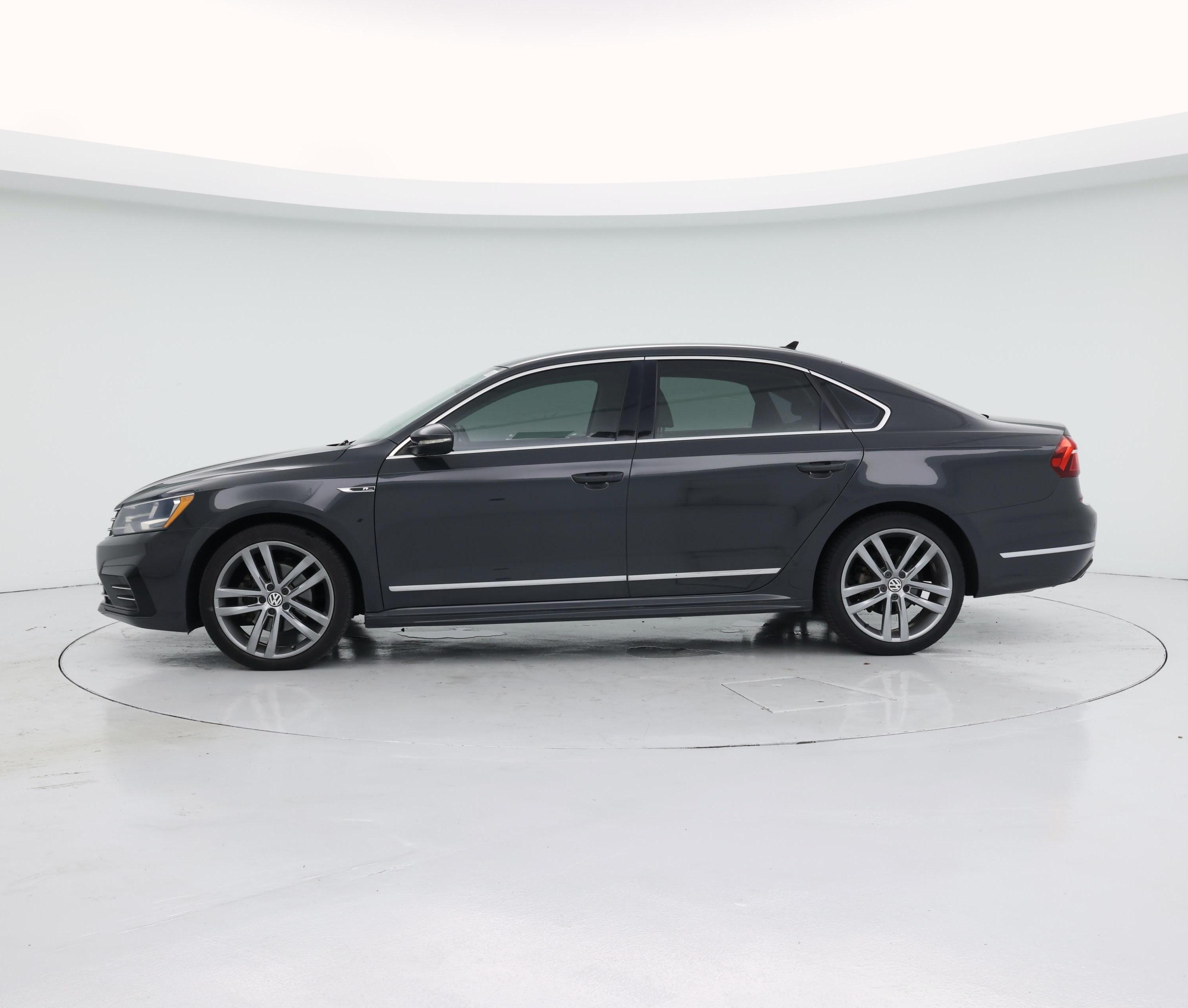 Thumbnail: 2017 Volkswagen Passat - 3