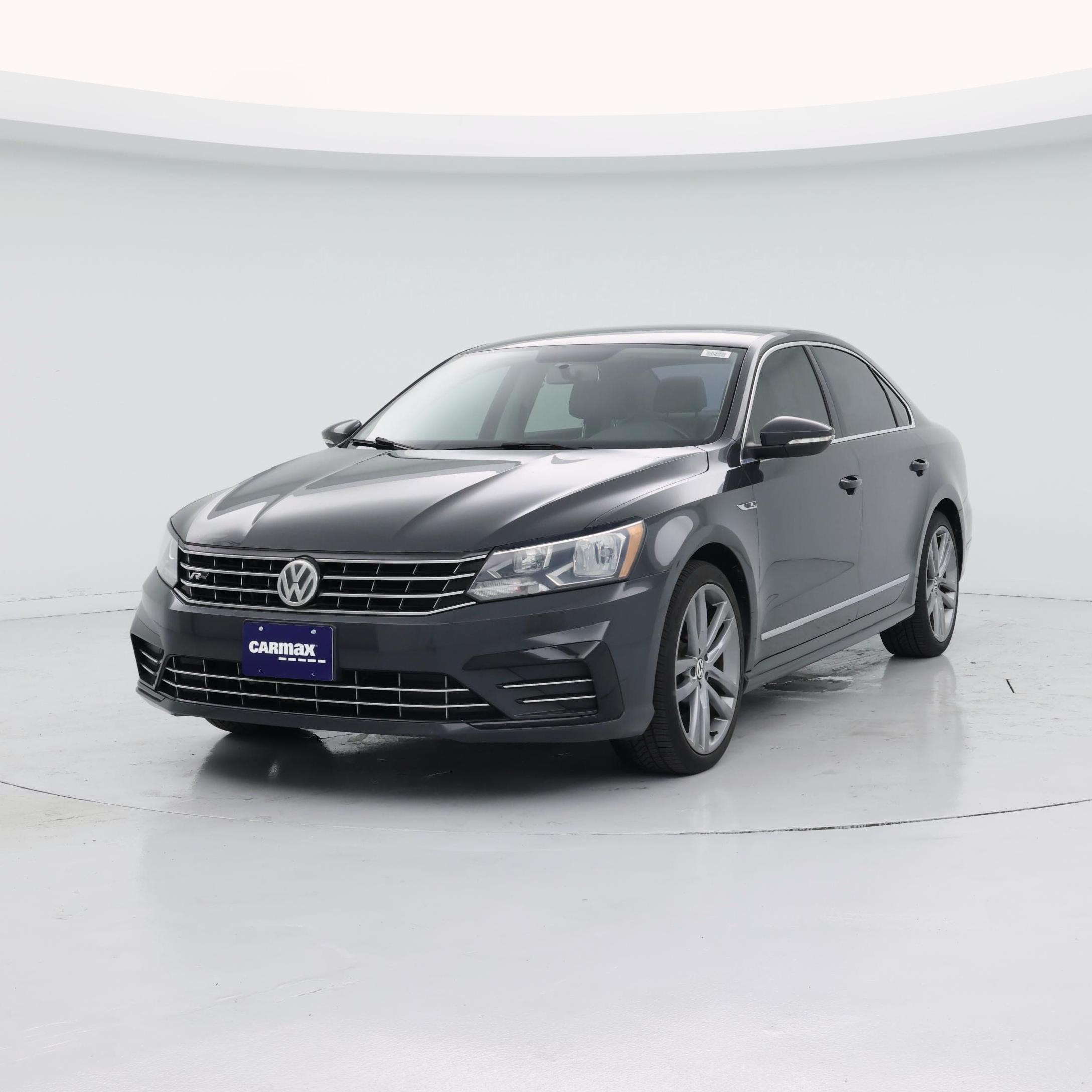 Thumbnail: 2017 Volkswagen Passat - 4
