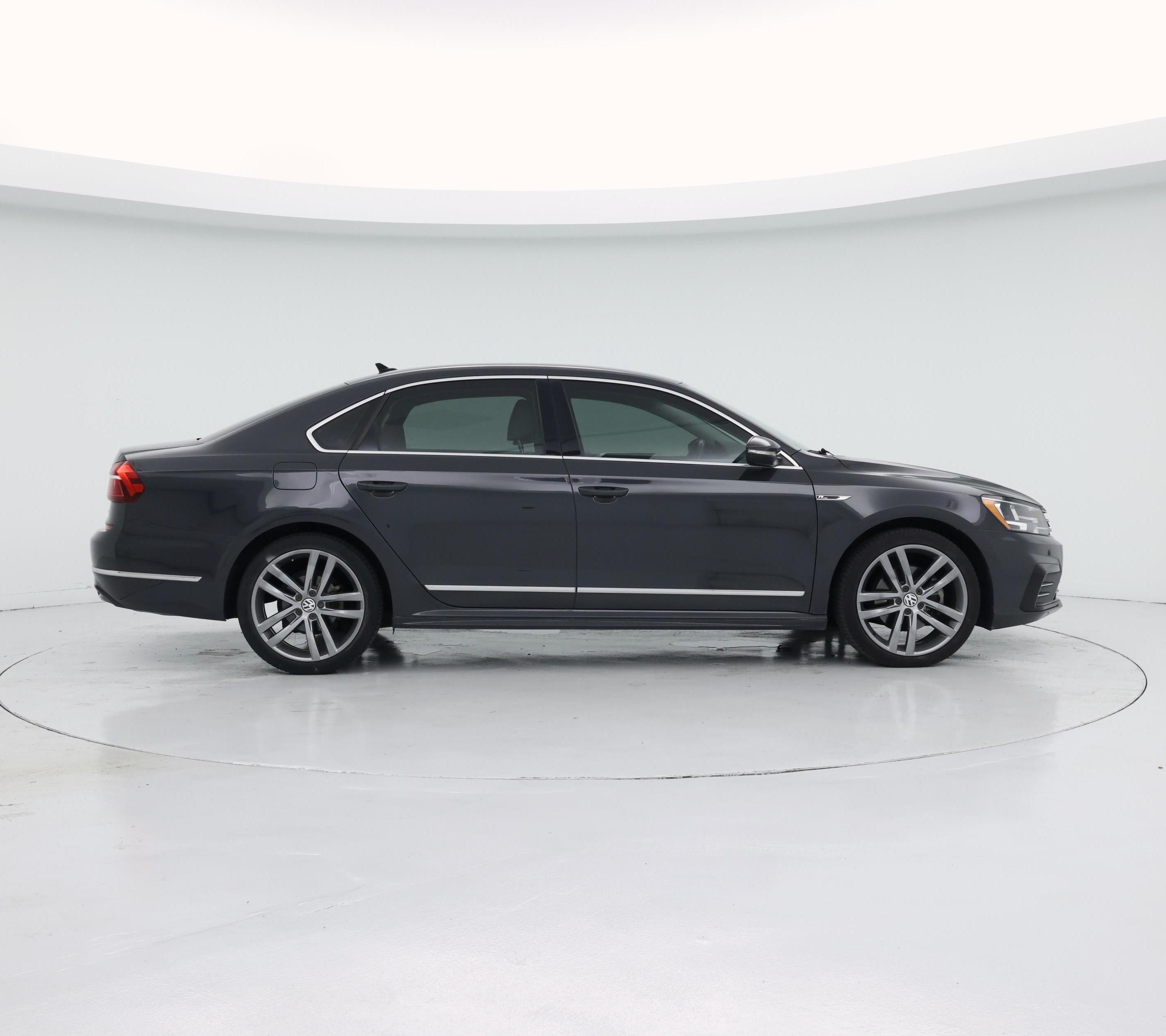 Thumbnail: 2017 Volkswagen Passat - 7