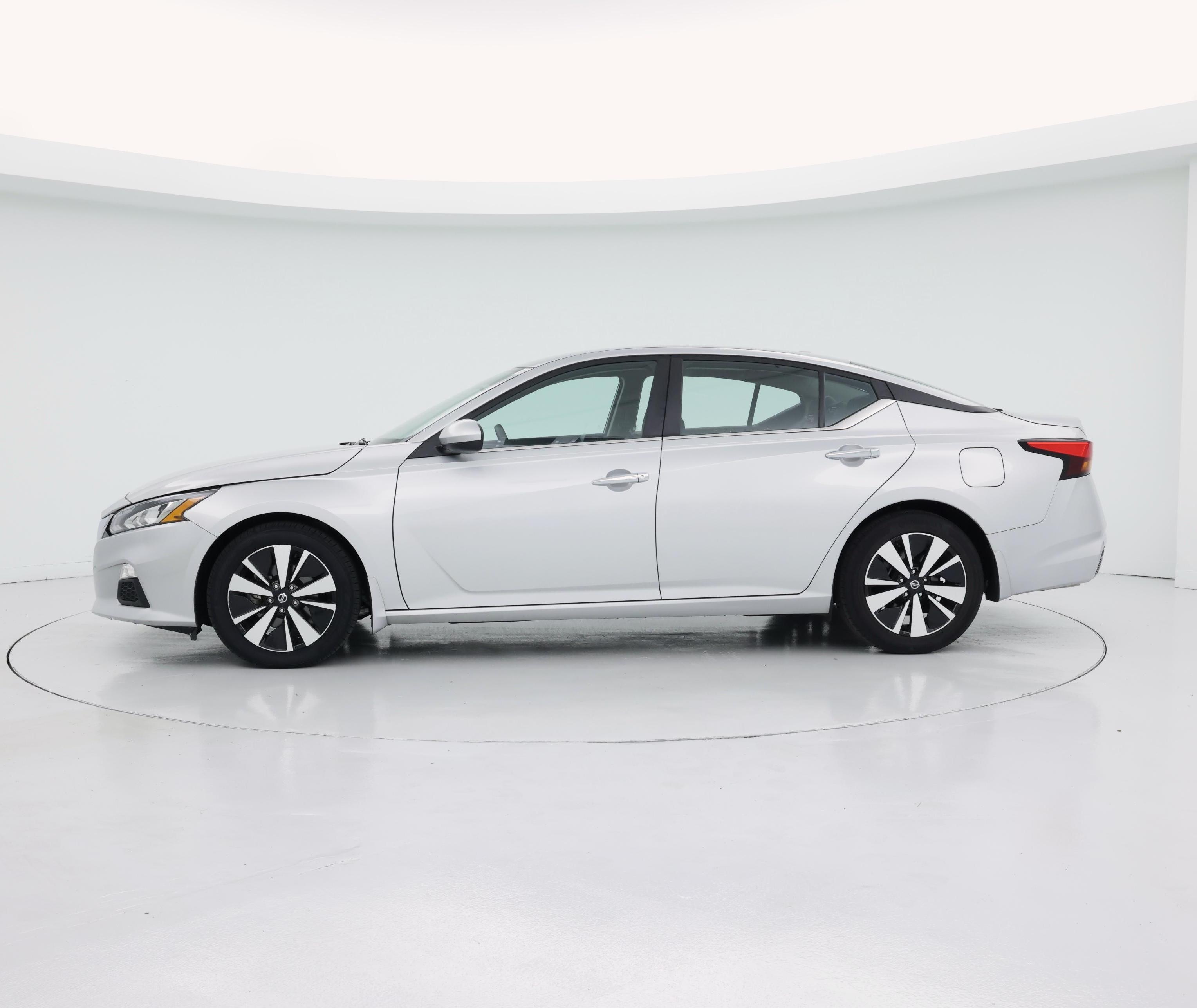 Thumbnail: 2022 Nissan Altima - 3