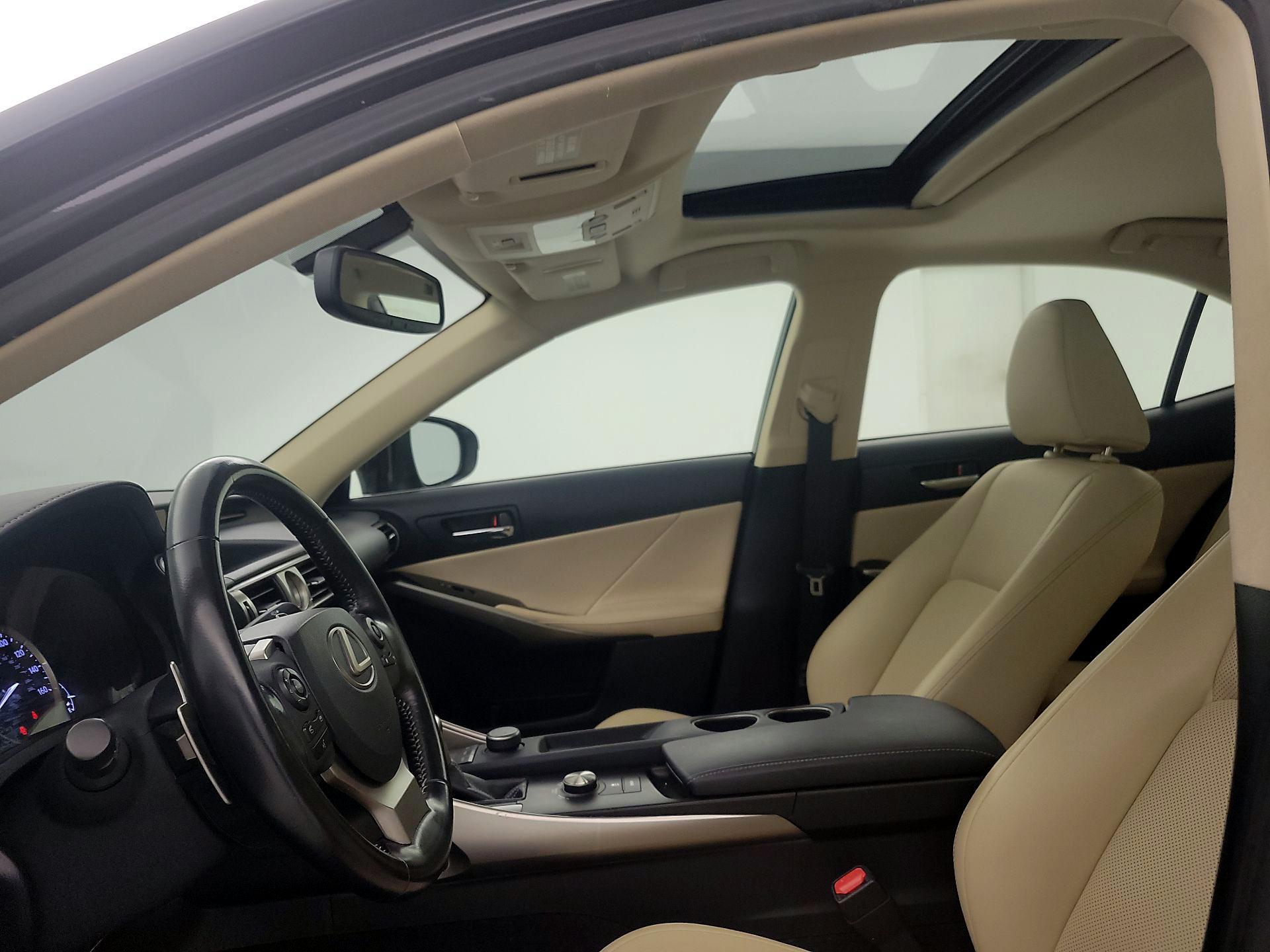 Thumbnail: 2016 Lexus IS - 19