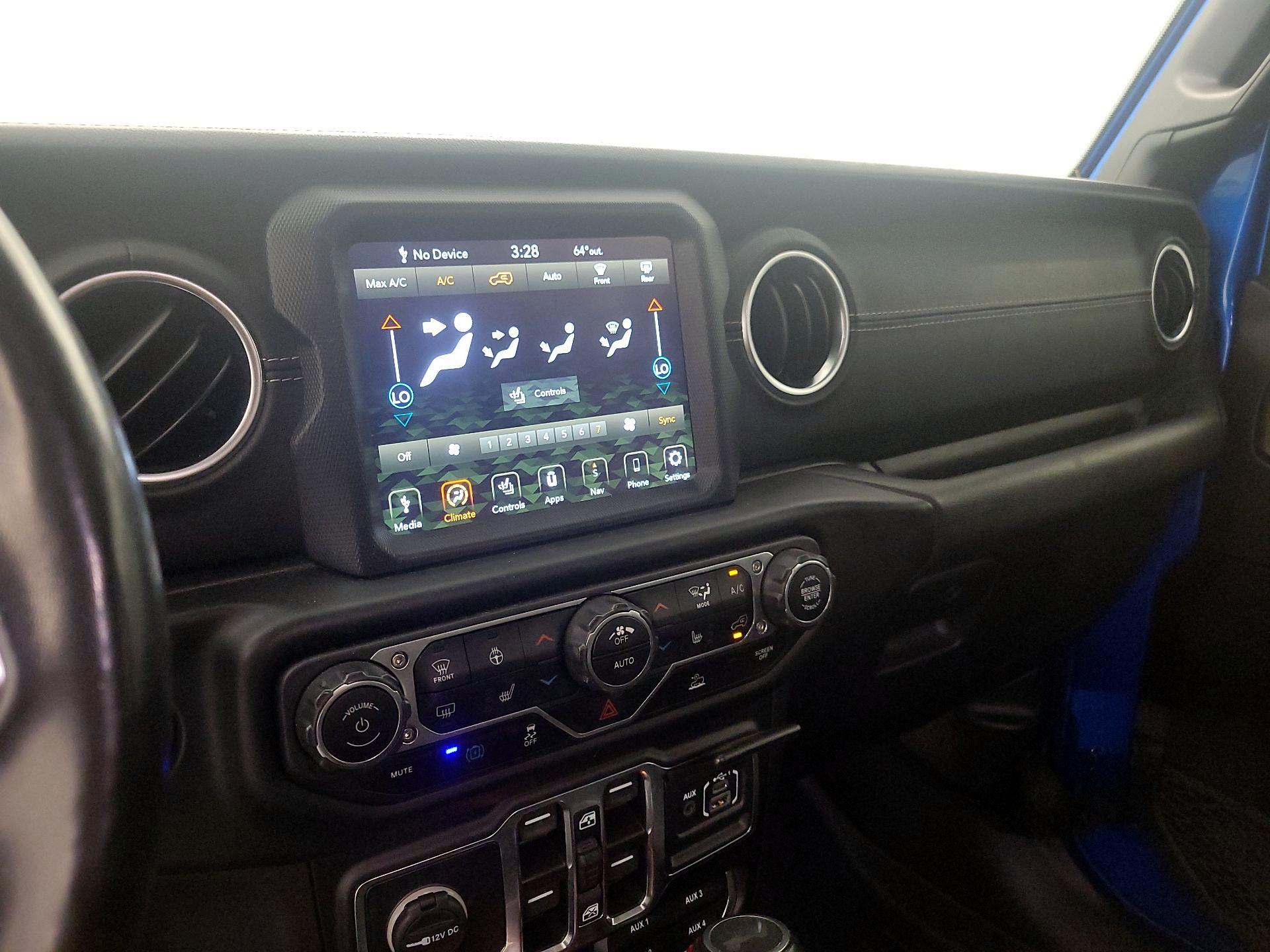 Thumbnail: 2022 Jeep Wrangler - 17