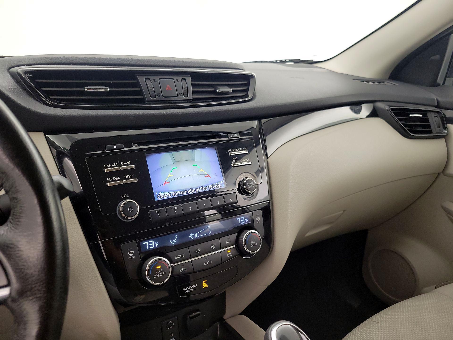Thumbnail: 2018 Nissan Rogue Sport - 14