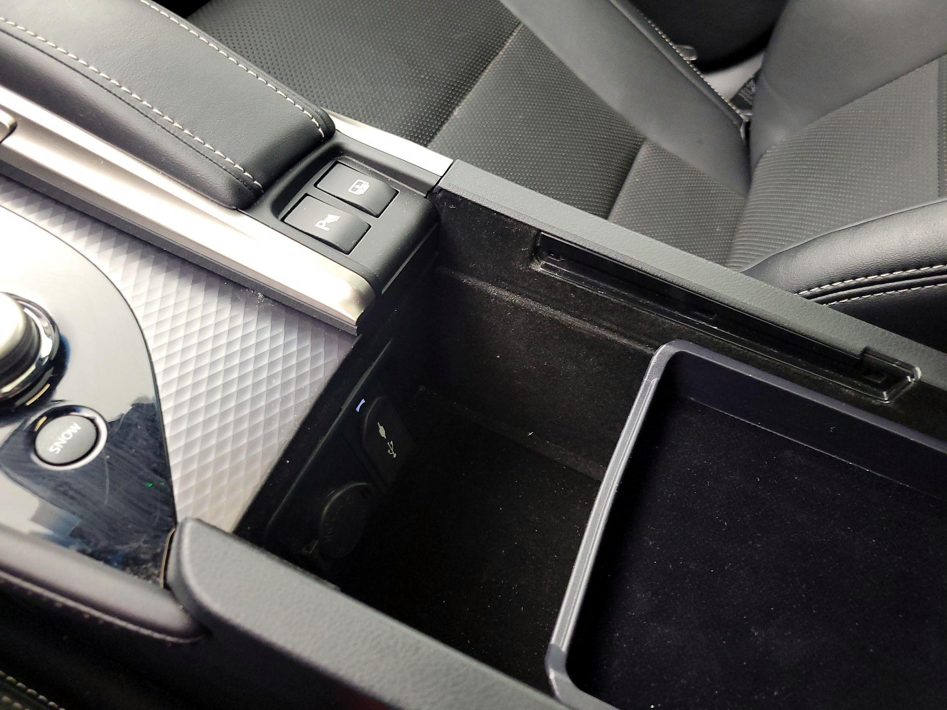 Thumbnail: 2019 Lexus GS - 19