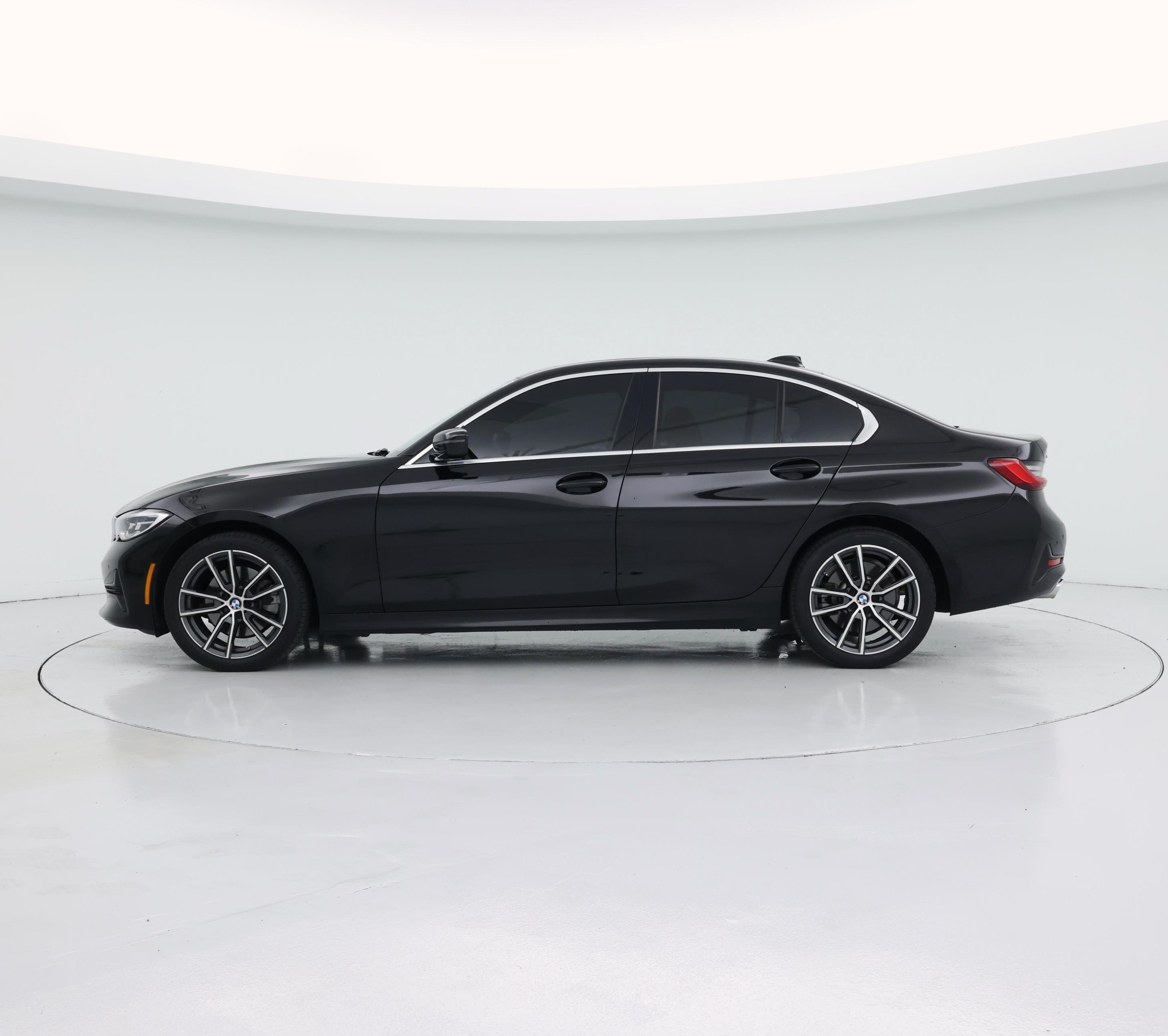 Thumbnail: 2021 BMW 3 Series - 3