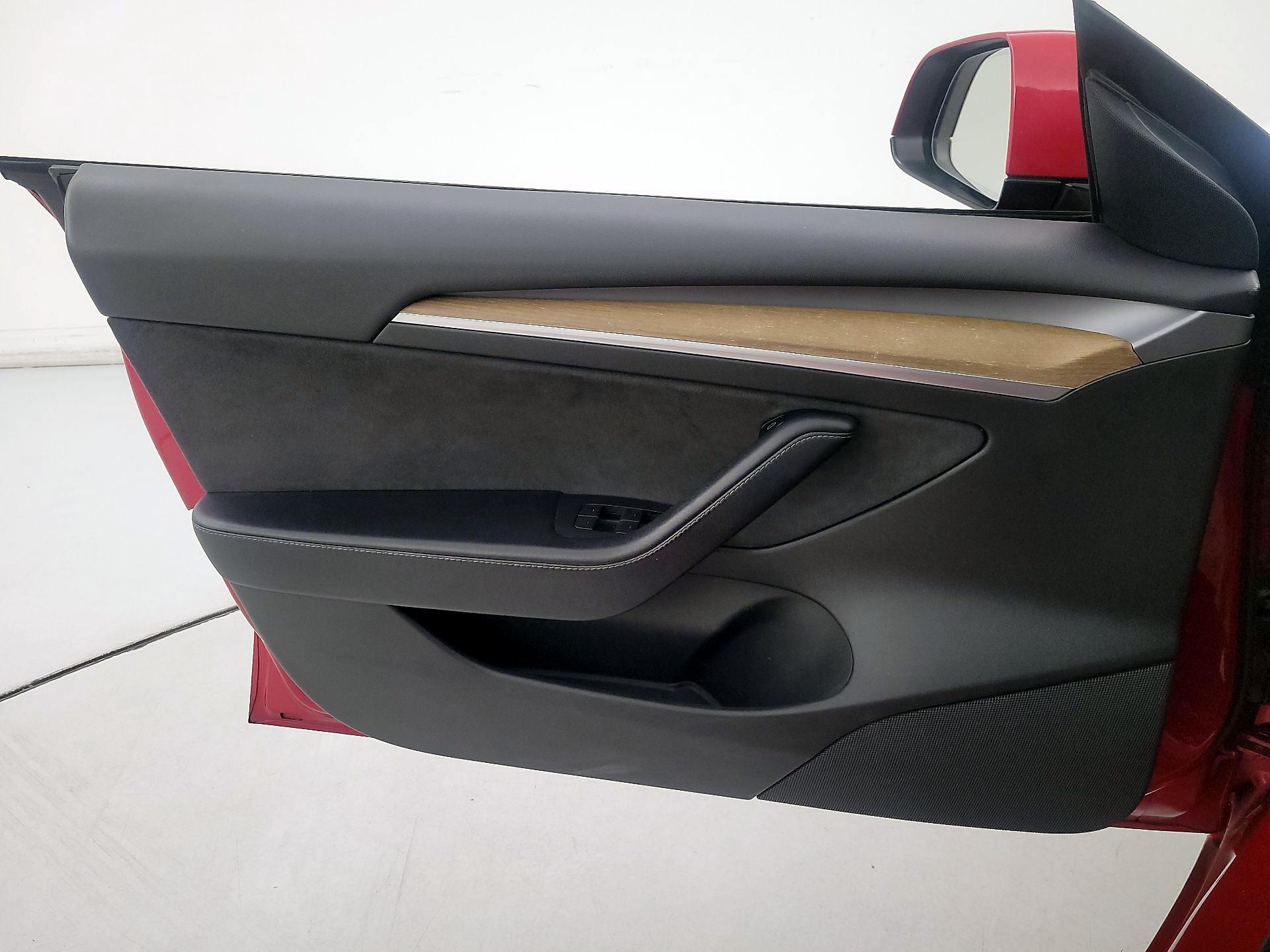 Thumbnail: 2022 Tesla Model 3 - 12