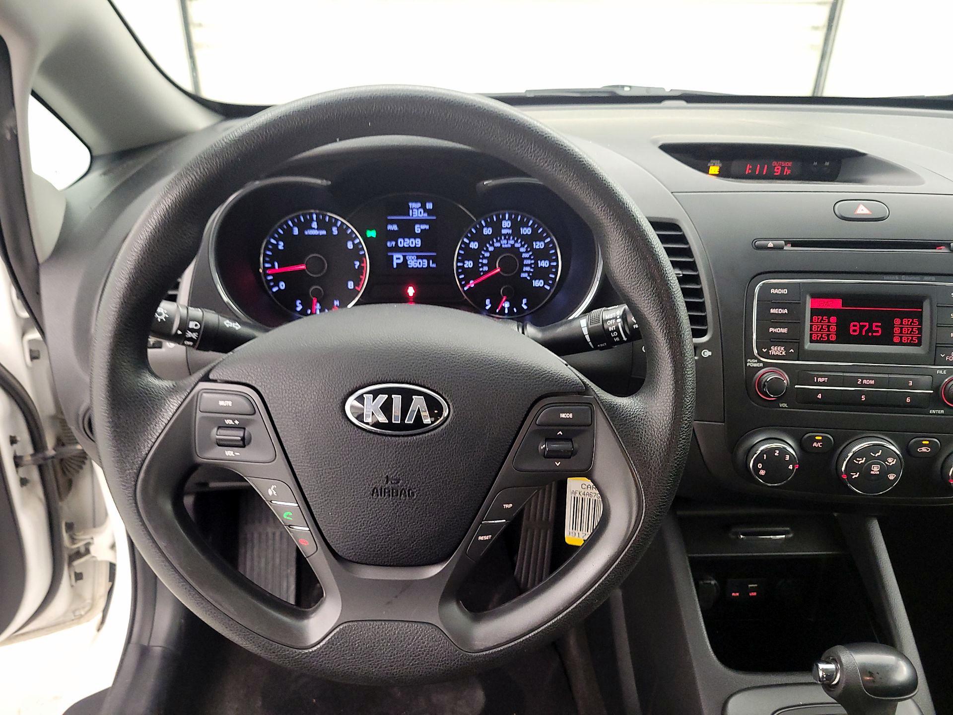 Thumbnail: 2016 Kia Forte - 10