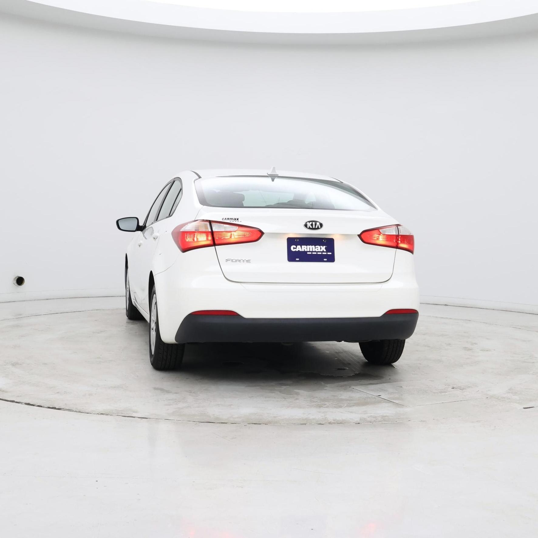 Thumbnail: 2016 Kia Forte - 6
