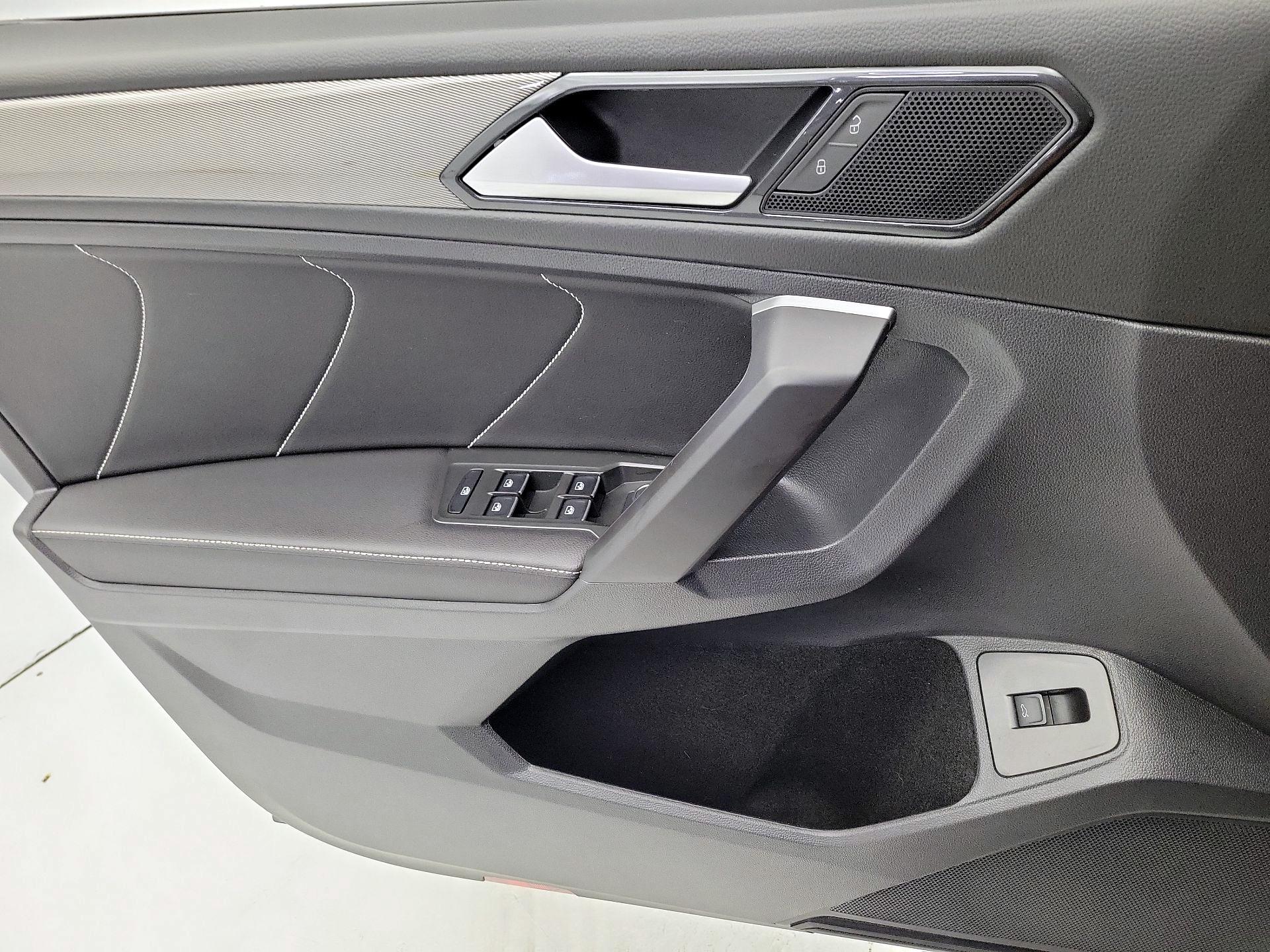 Thumbnail: 2024 Volkswagen Tiguan - 12
