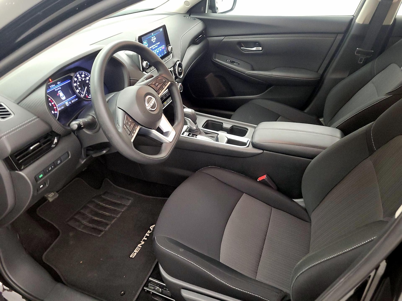 2025 Nissan Sentra SV - Photo 12