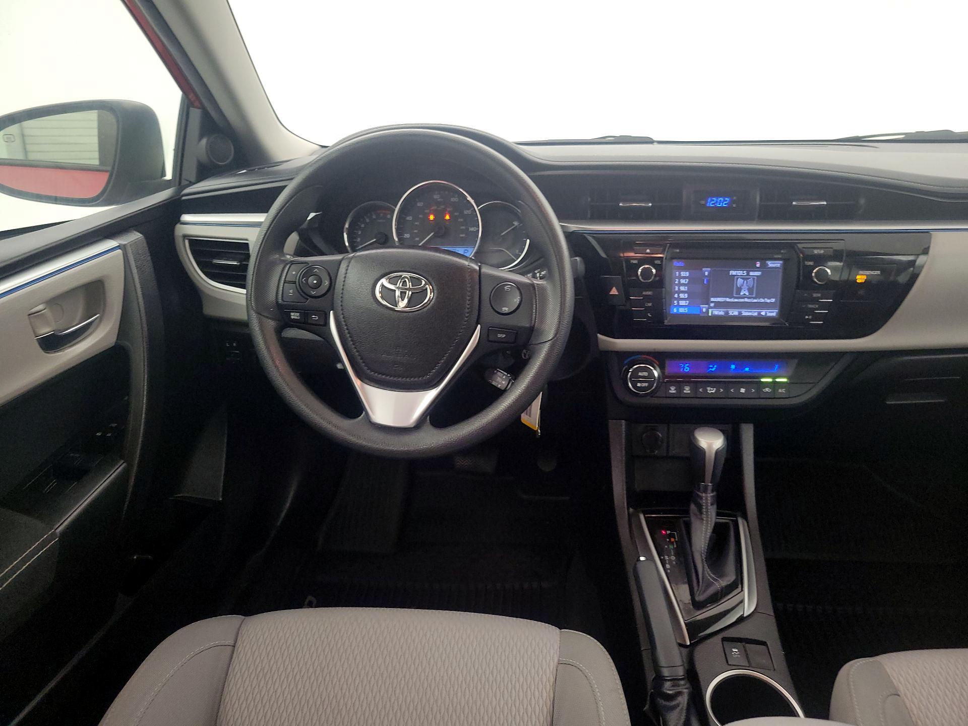 Thumbnail: 2015 Toyota Corolla - 10