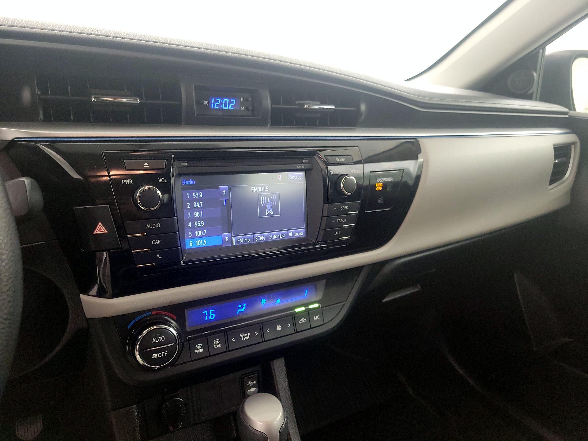 Thumbnail: 2015 Toyota Corolla - 15