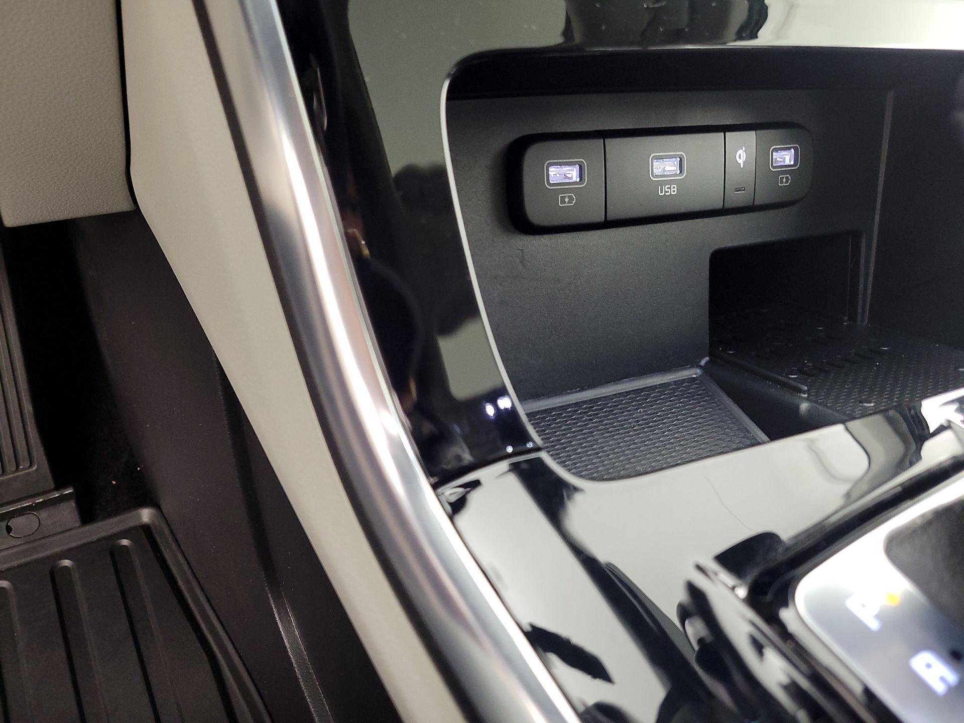 Thumbnail: 2024 Kia Carnival - 19
