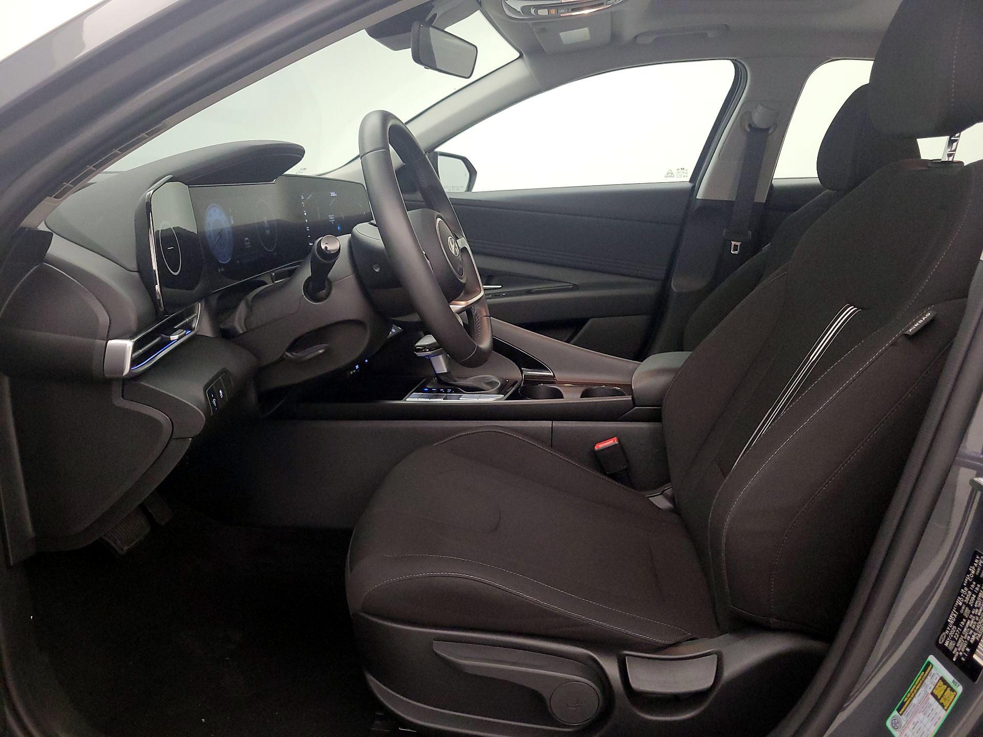 Thumbnail: 2025 Hyundai Elantra - 11