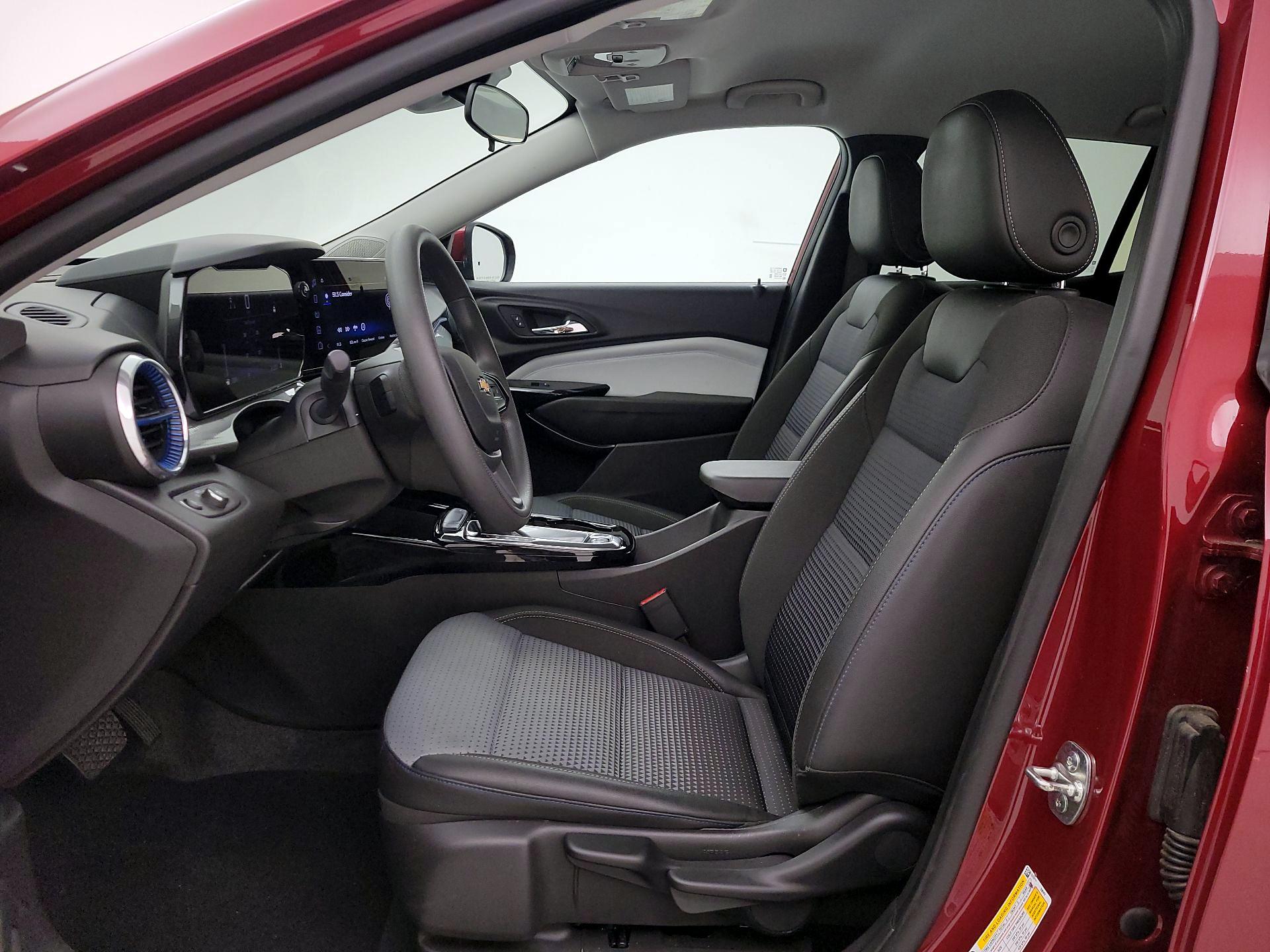 Thumbnail: 2025 Chevrolet Trax - 11