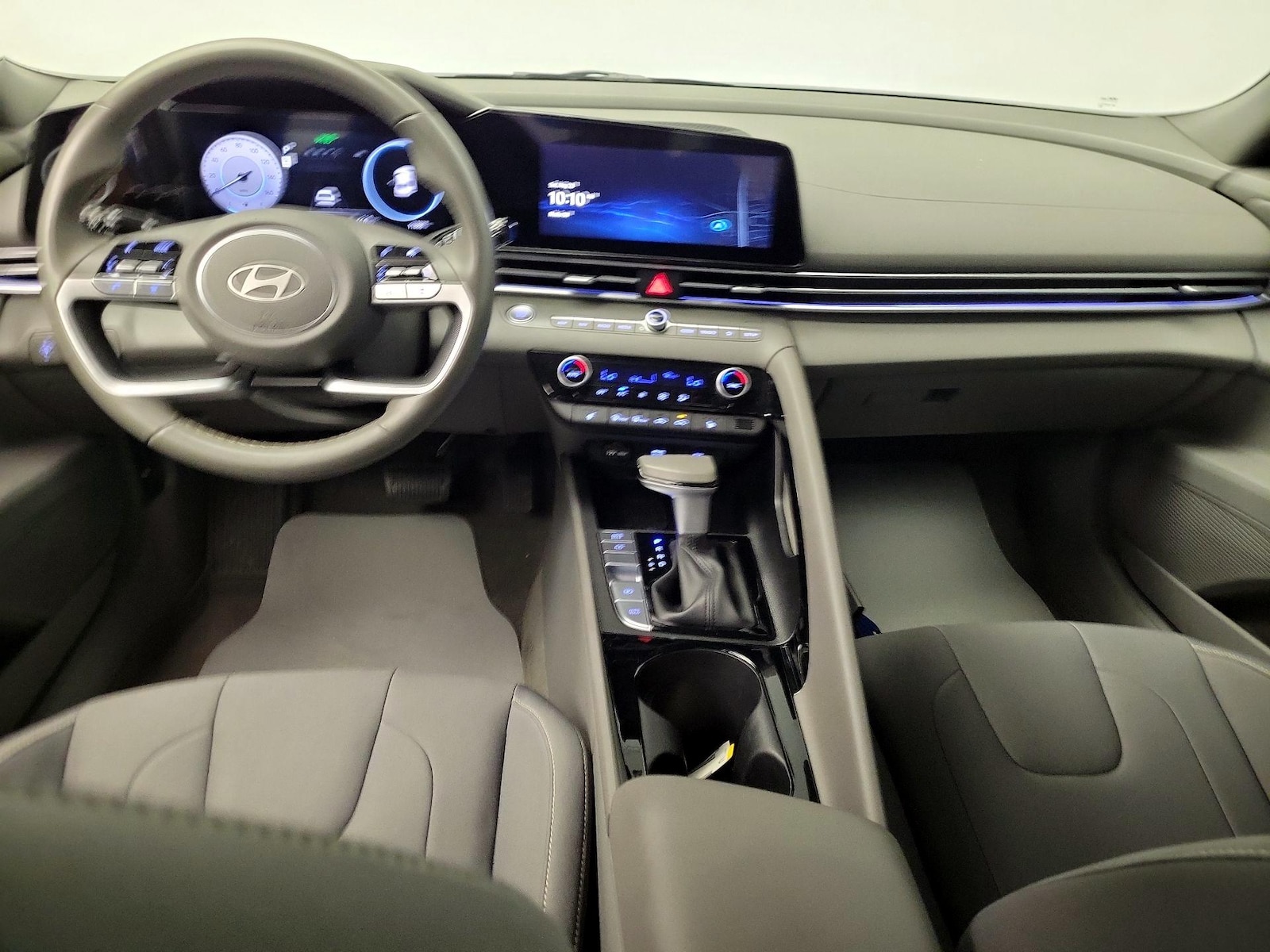 2025 Hyundai Elantra SEL - Photo 10