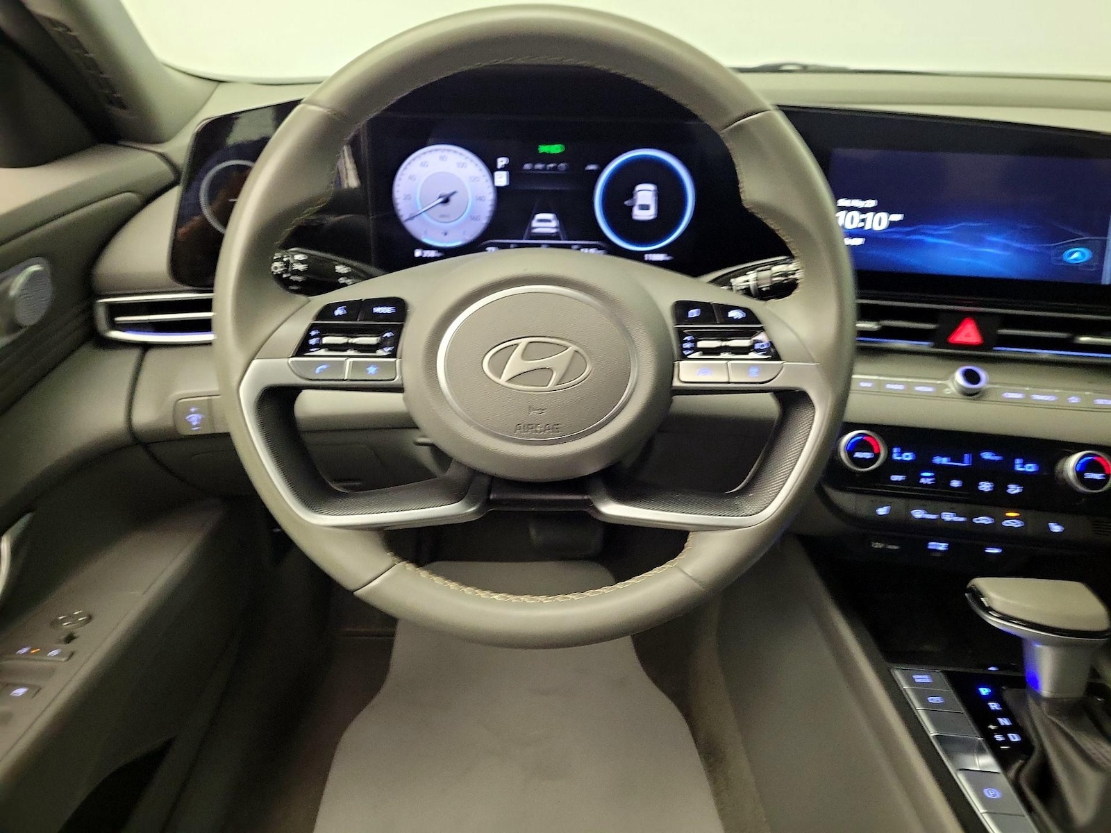 2025 Hyundai Elantra SEL - Photo 11