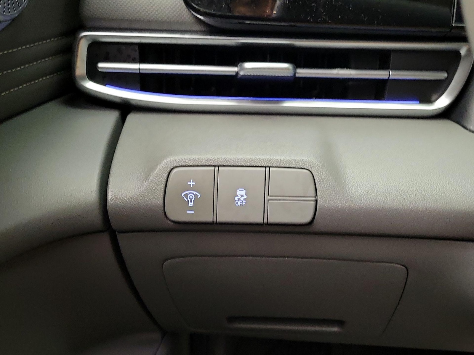 2025 Hyundai Elantra SEL - Photo 14