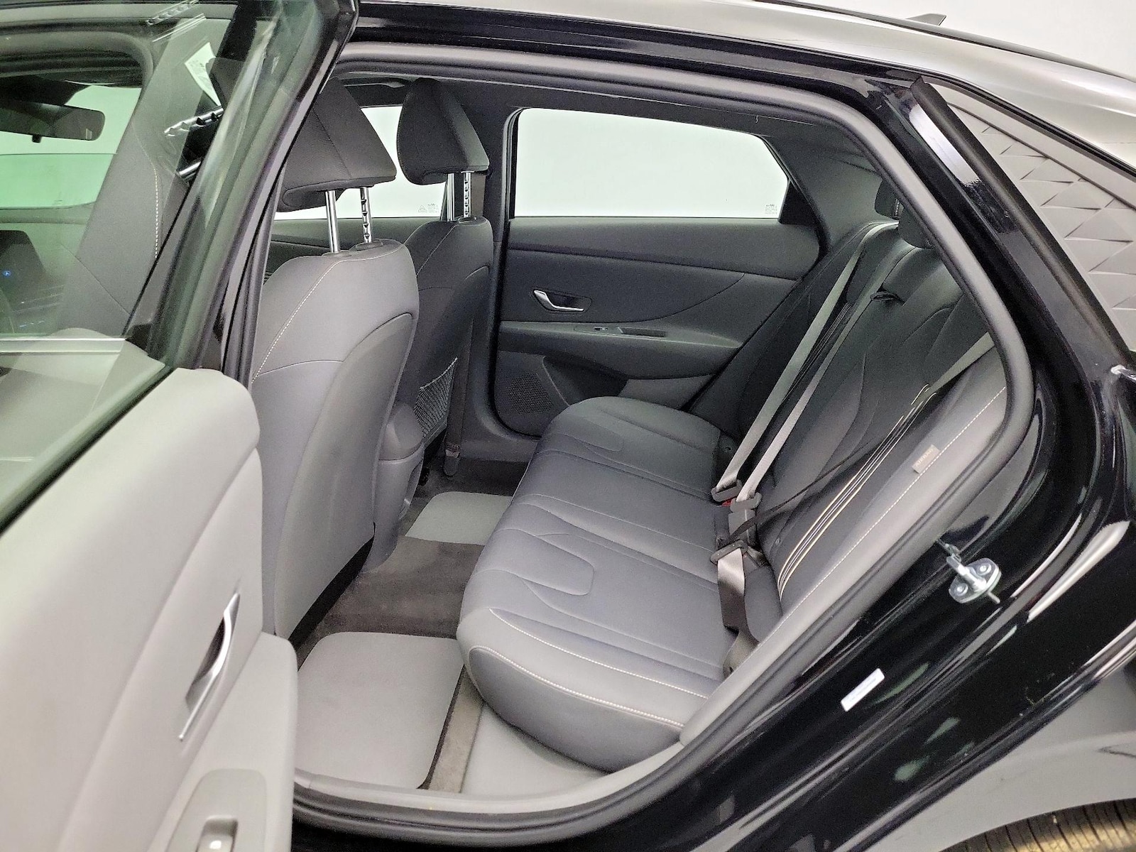 2025 Hyundai Elantra SEL - Photo 21