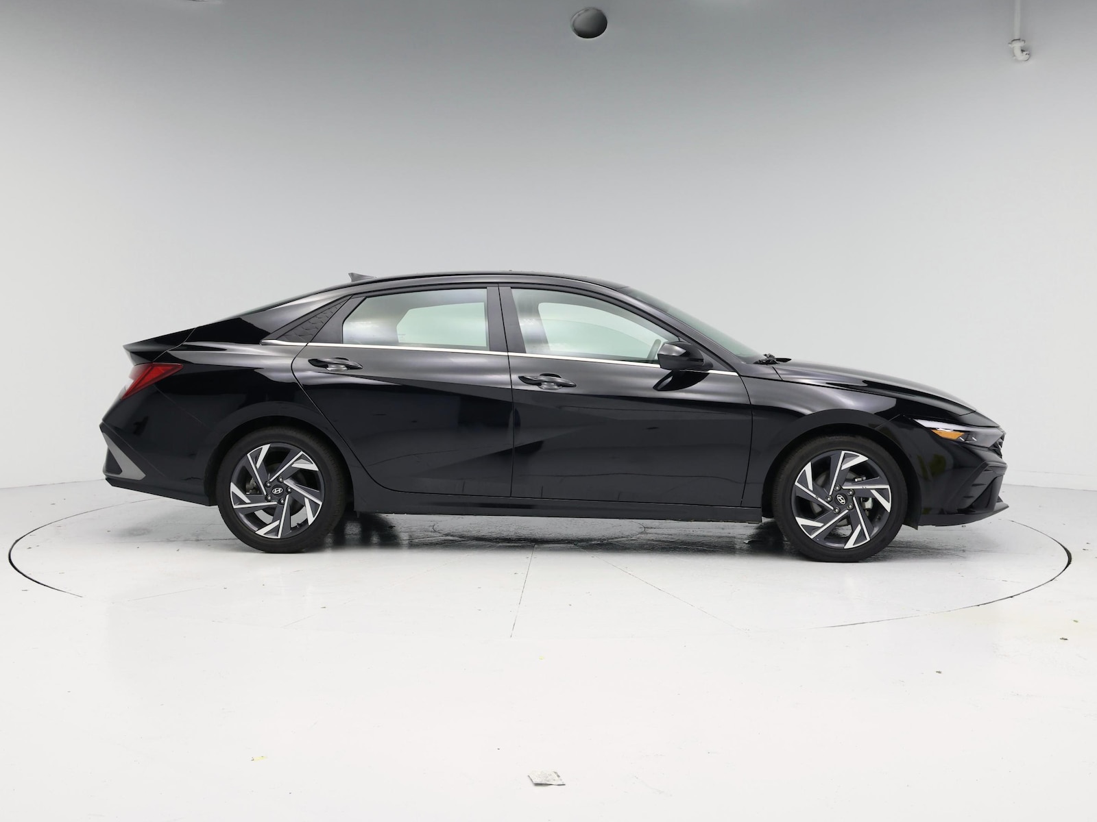 2025 Hyundai Elantra SEL - Photo 8