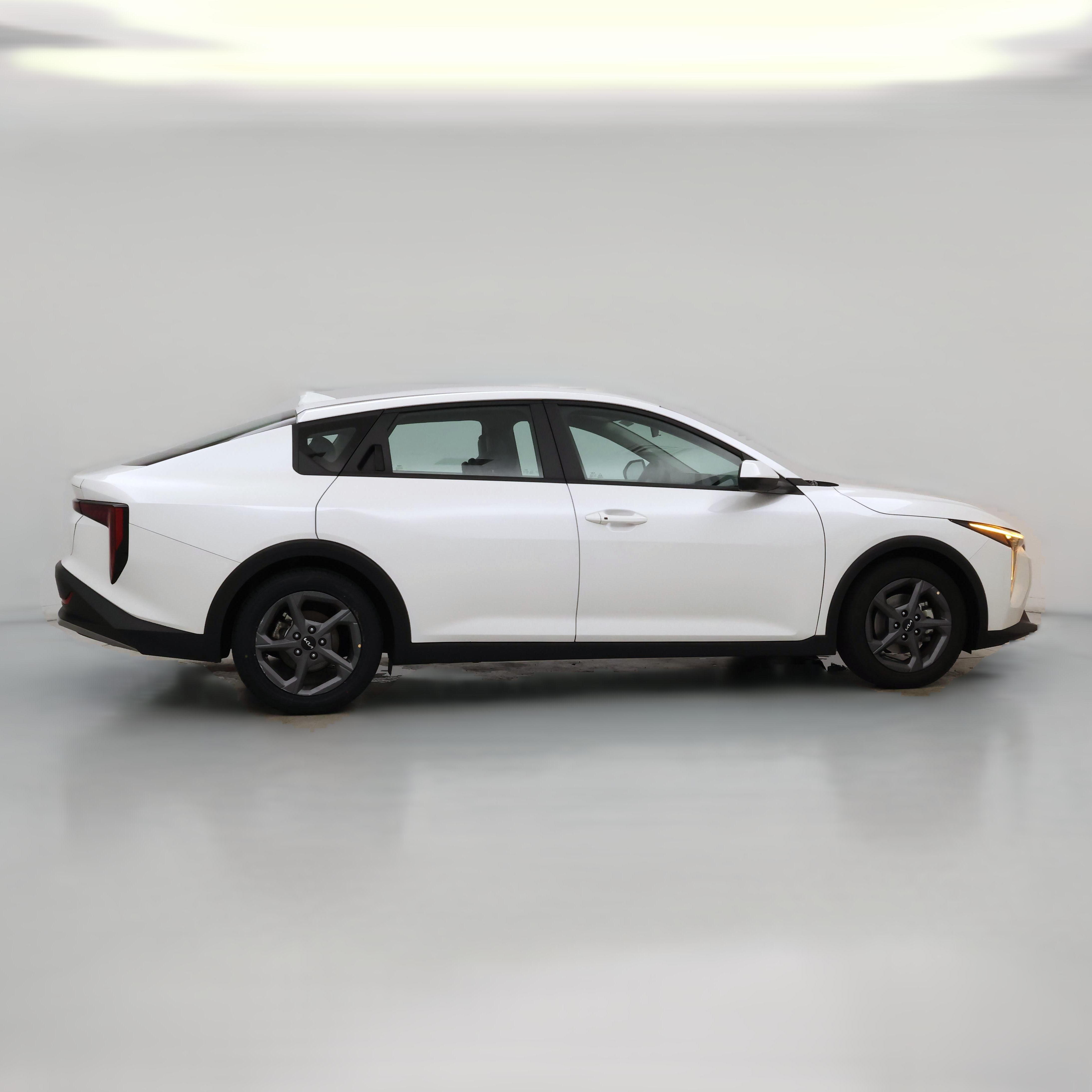 Thumbnail: 2025 Kia K4 - 1