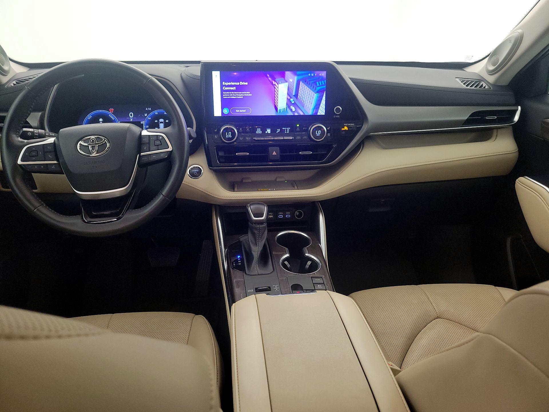 Thumbnail: 2023 Toyota Highlander - 9