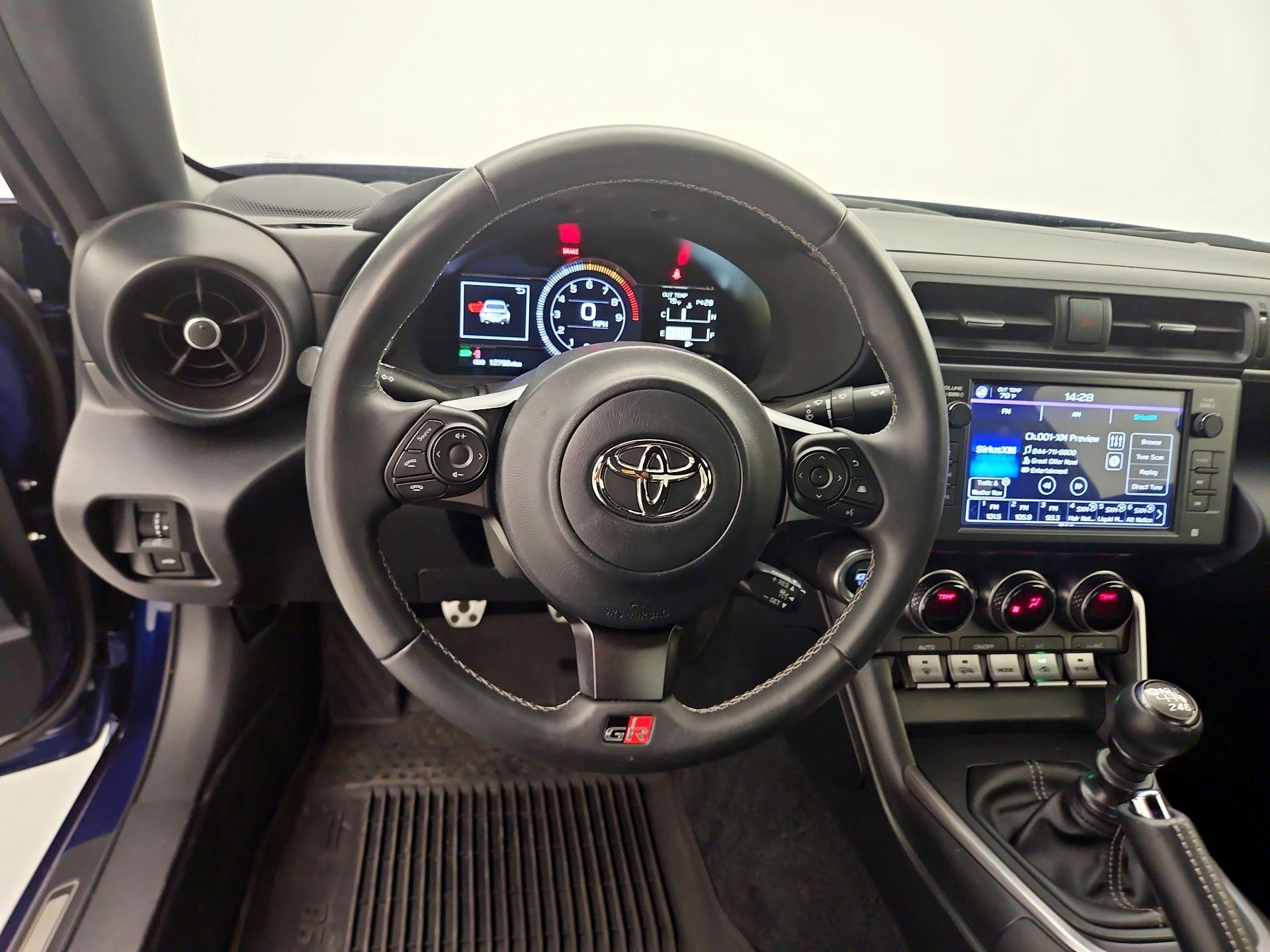 Thumbnail: 2025 Toyota GR86 - 10