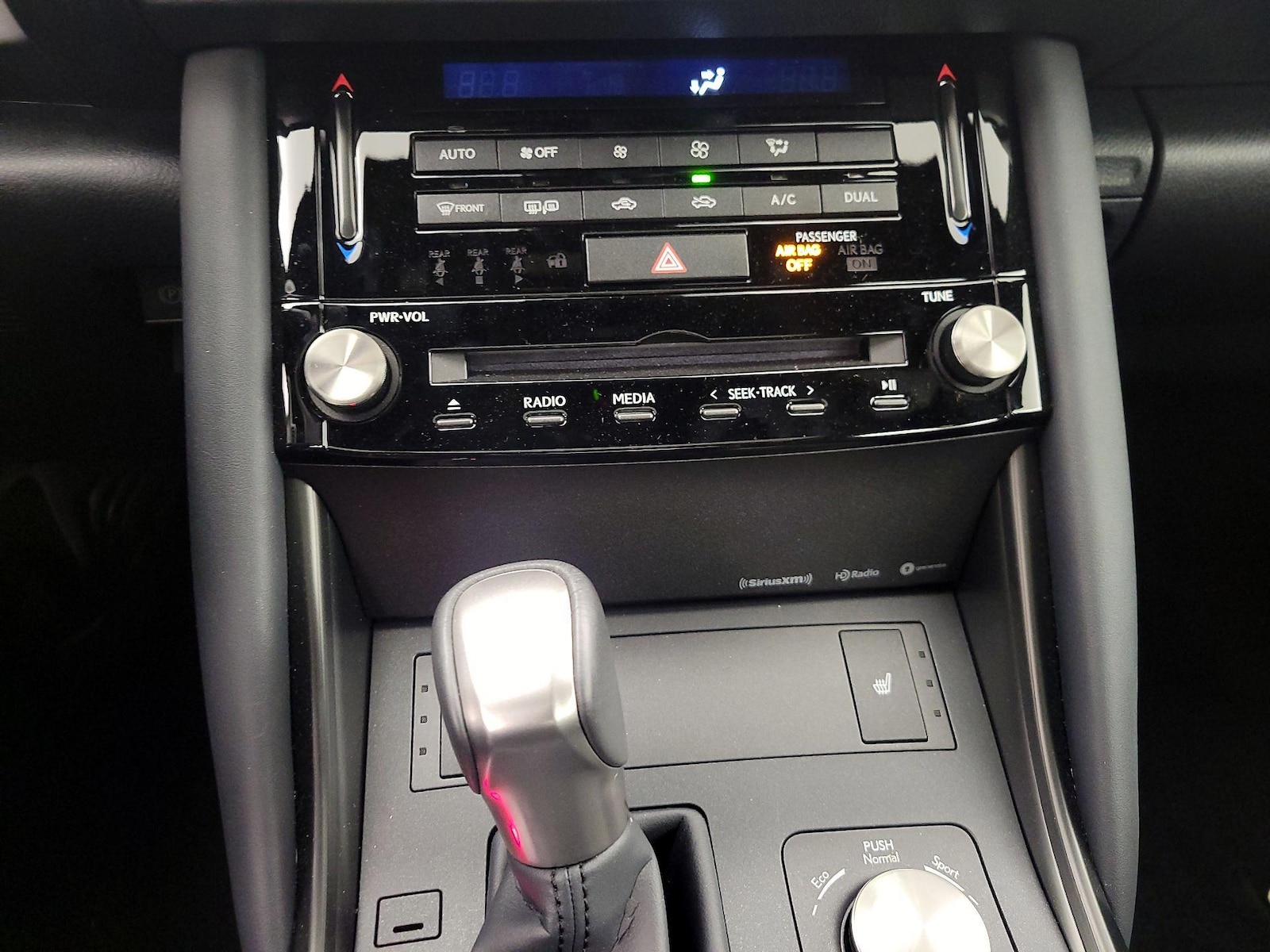 2025 Lexus IS 350 F SPORT DESIGN - Photo 17