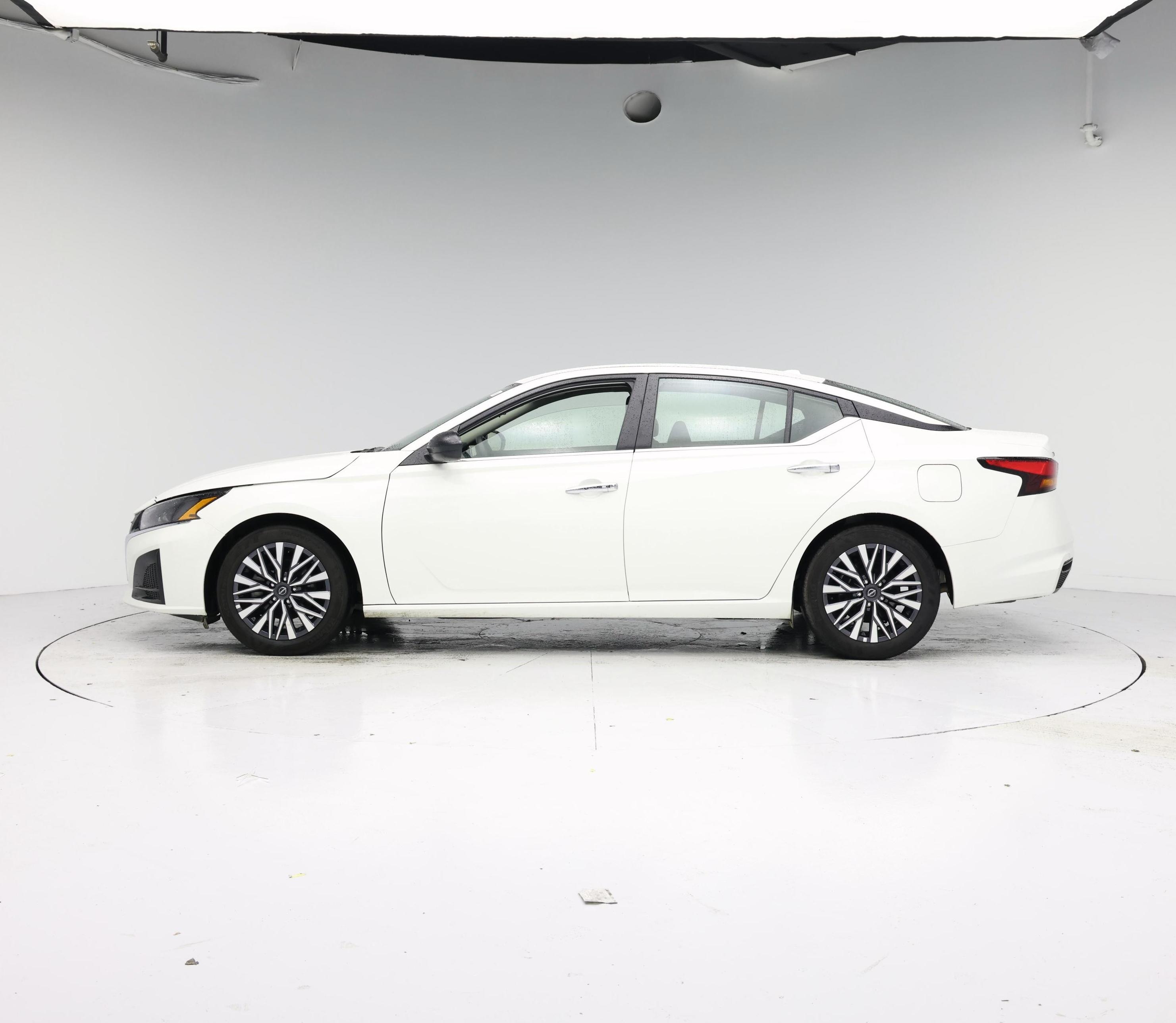 Thumbnail: 2025 Nissan Altima - 3