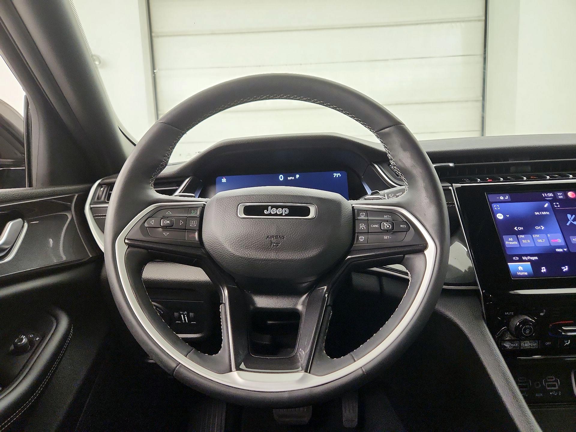 Thumbnail: 2023 Jeep Grand Cherokee - 10