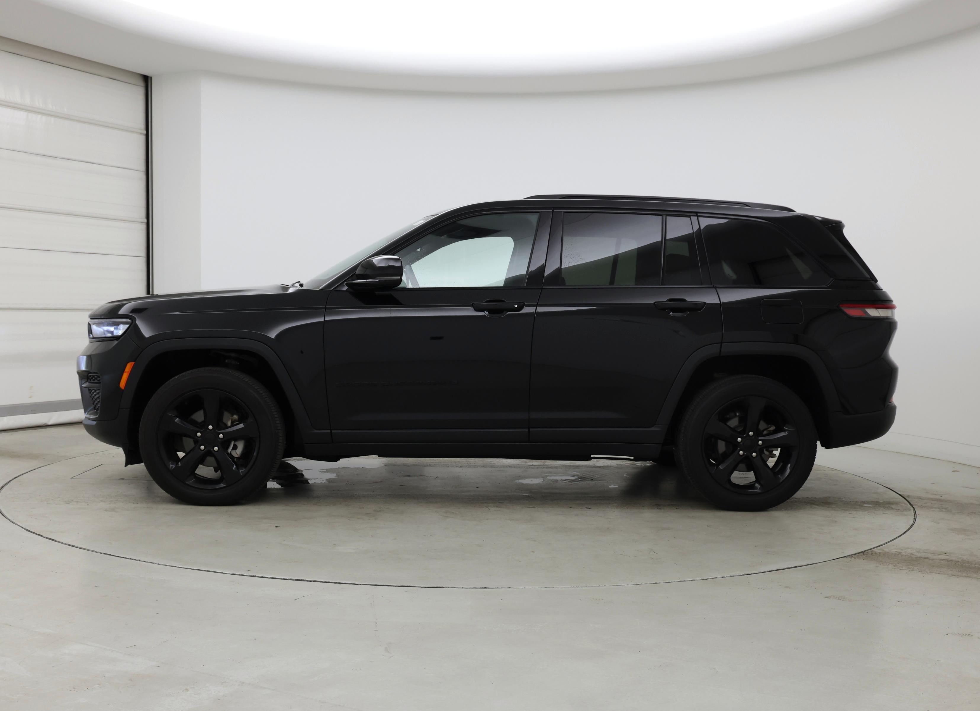 Thumbnail: 2023 Jeep Grand Cherokee - 3