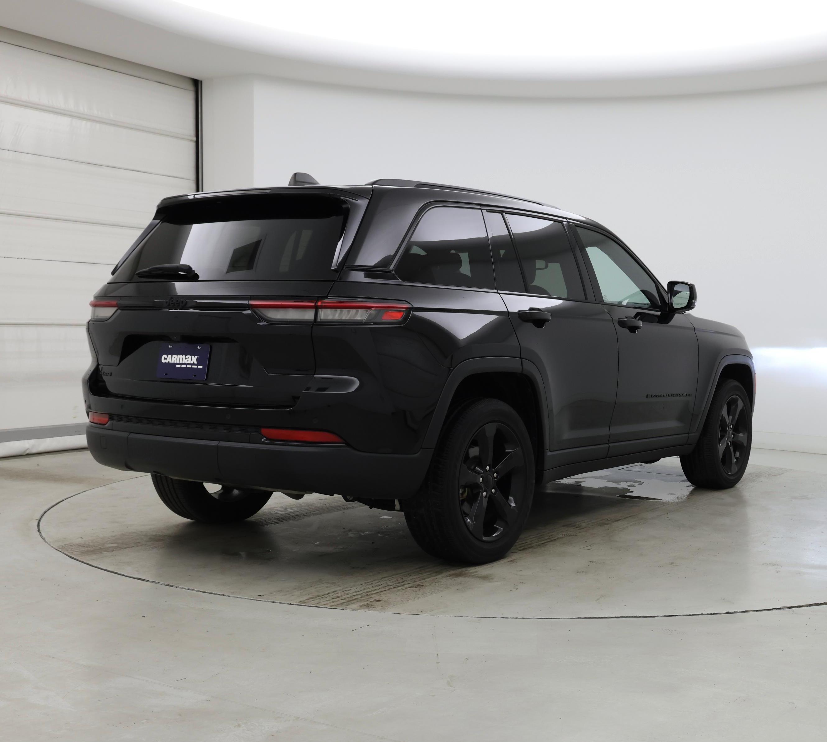 Thumbnail: 2023 Jeep Grand Cherokee - 8