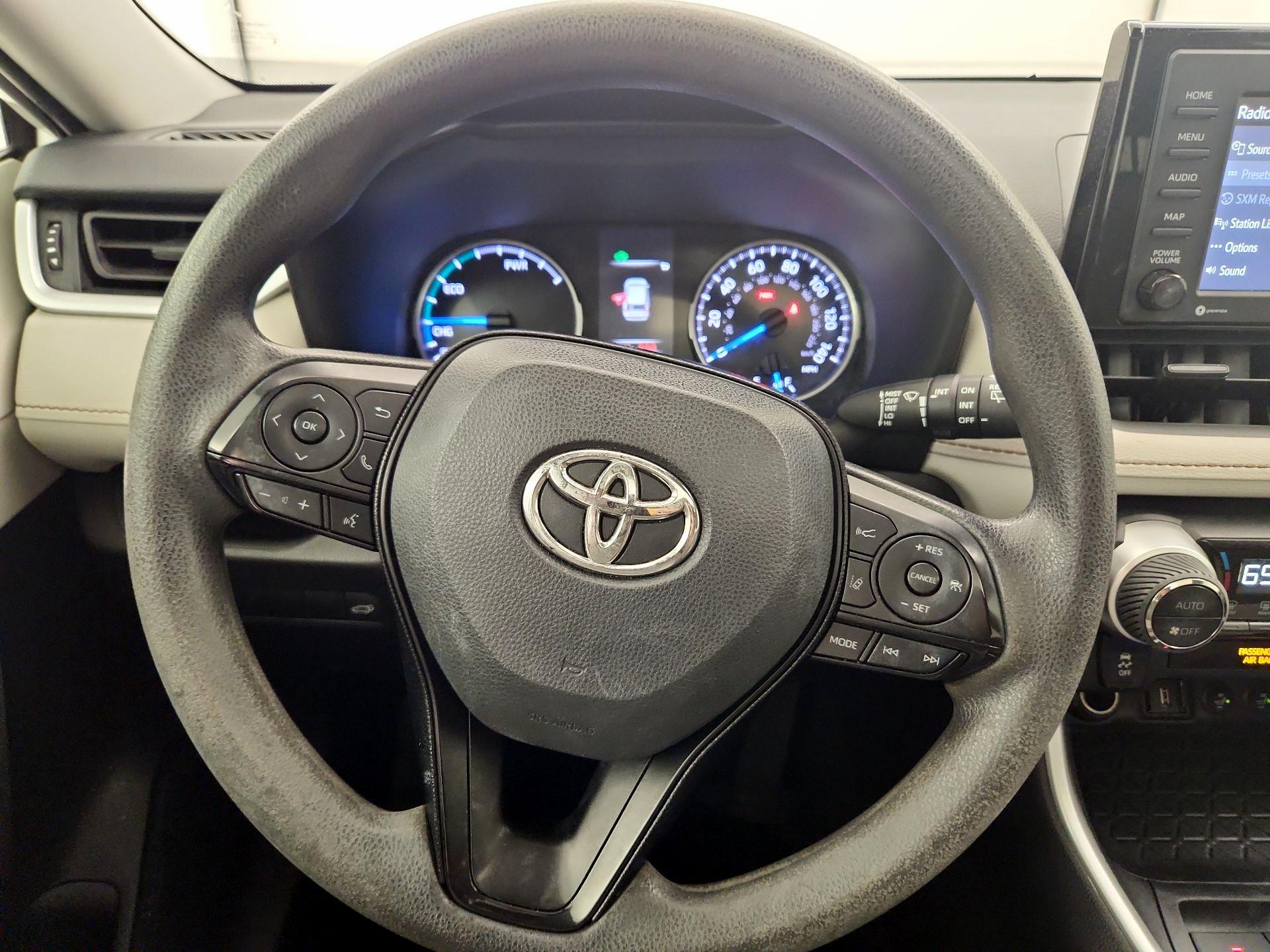 Thumbnail: 2021 Toyota RAV4 - 10