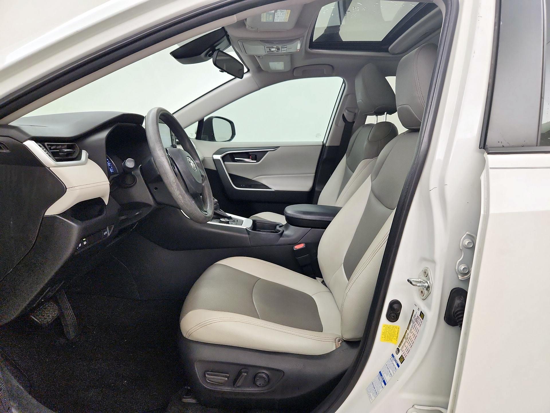 Thumbnail: 2021 Toyota RAV4 - 11