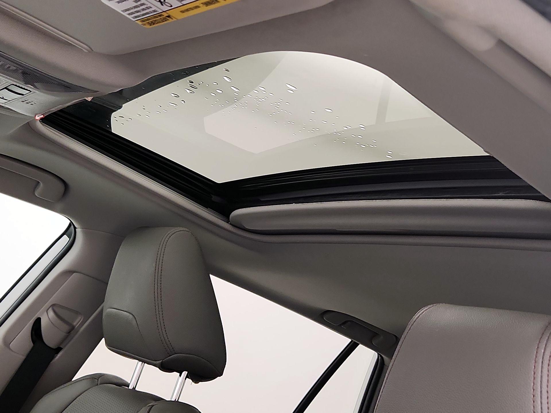 Thumbnail: 2021 Toyota RAV4 - 19