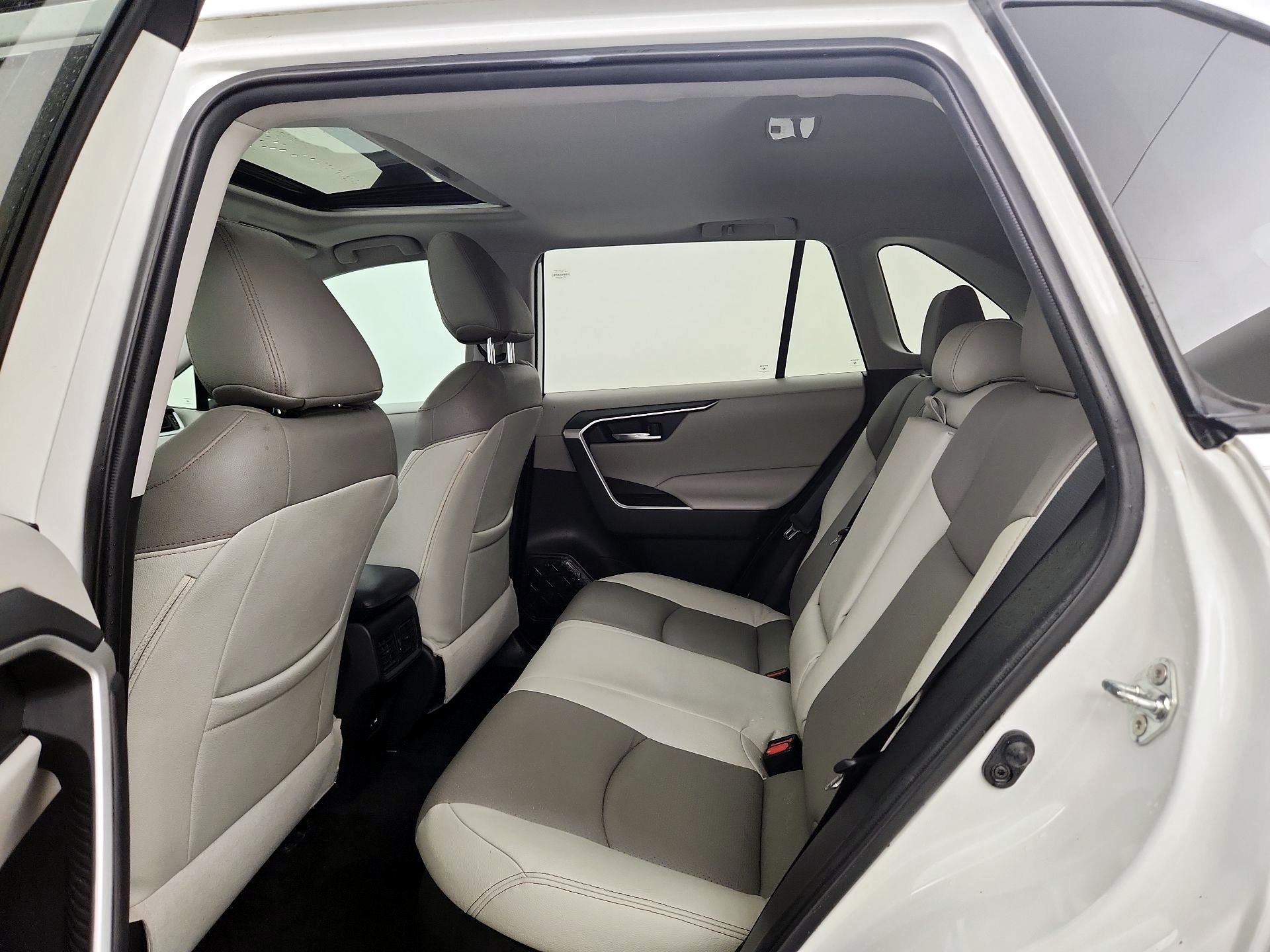 Thumbnail: 2021 Toyota RAV4 - 20