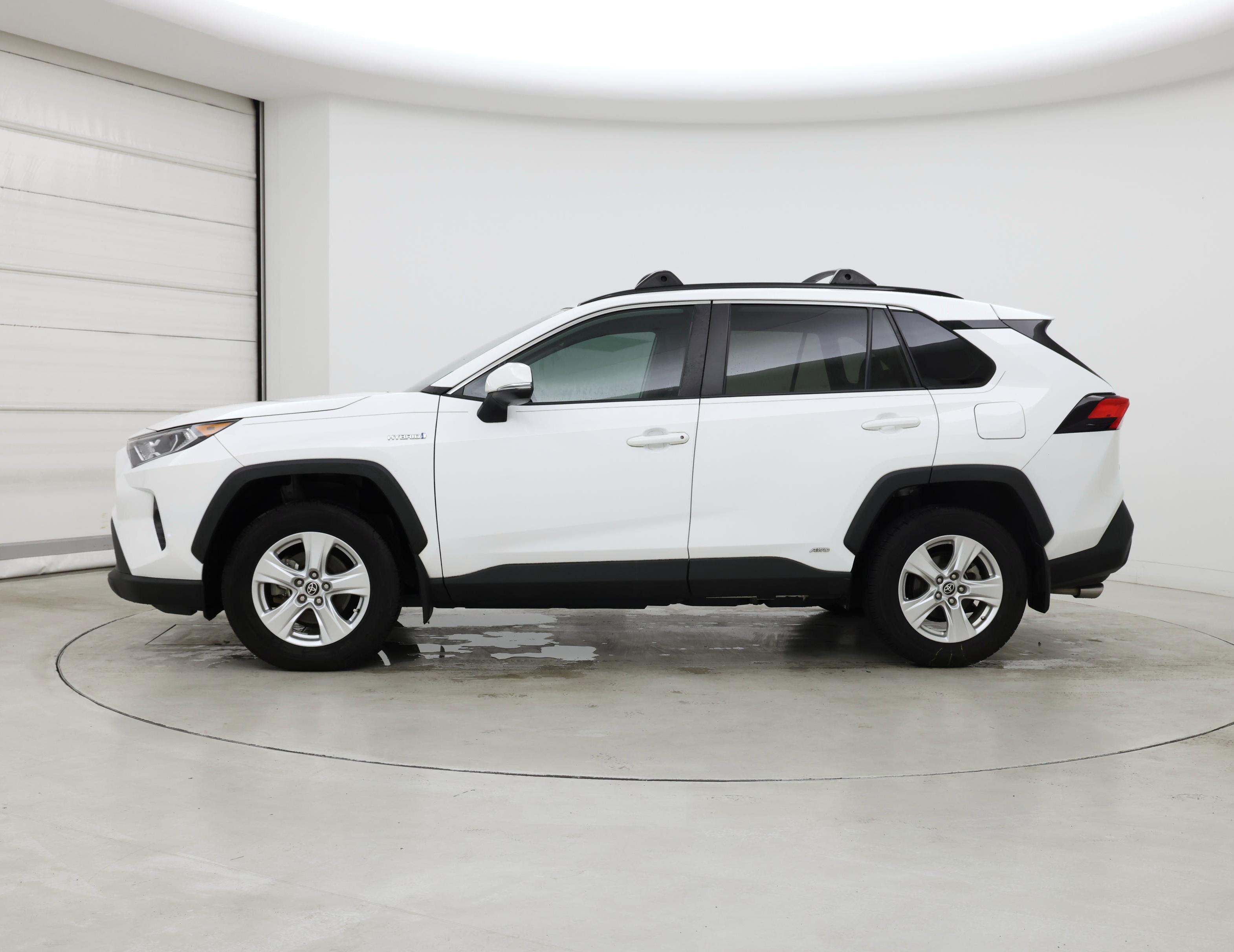 Thumbnail: 2021 Toyota RAV4 - 3