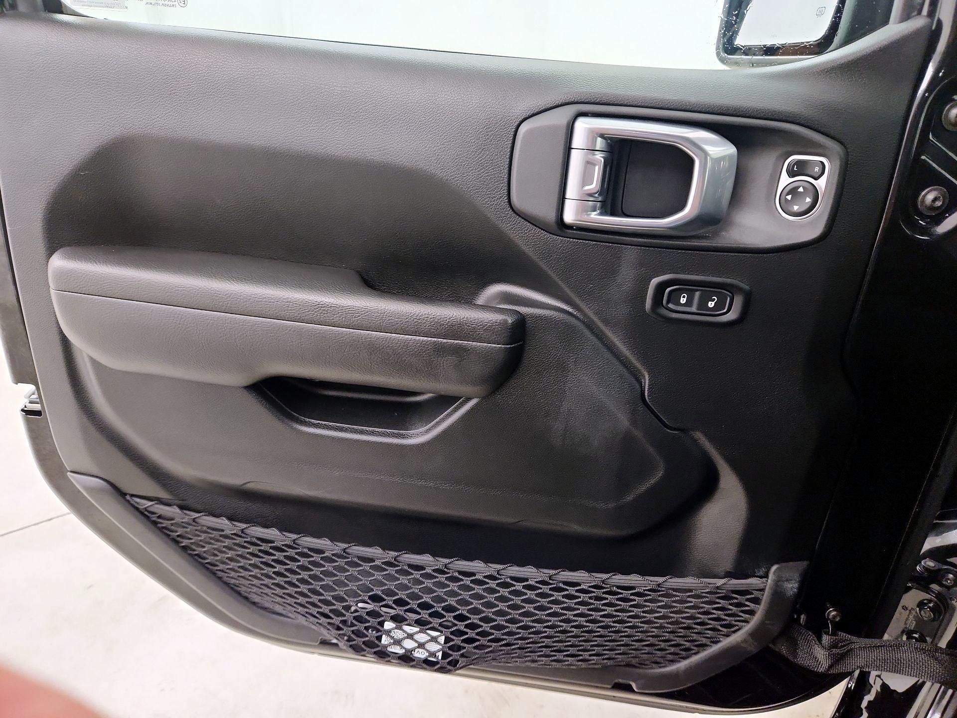 Thumbnail: 2022 Jeep Wrangler - 12