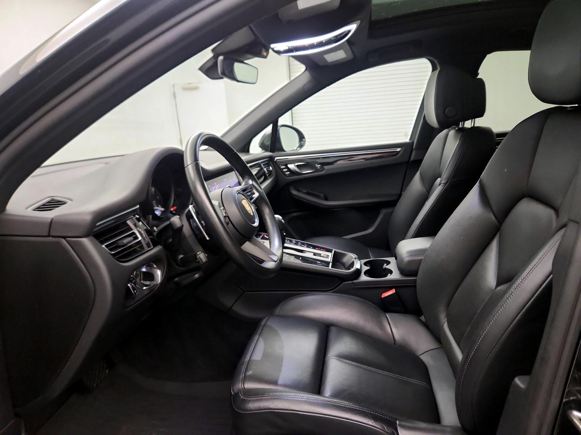 Thumbnail: 2023 Porsche Macan - 11