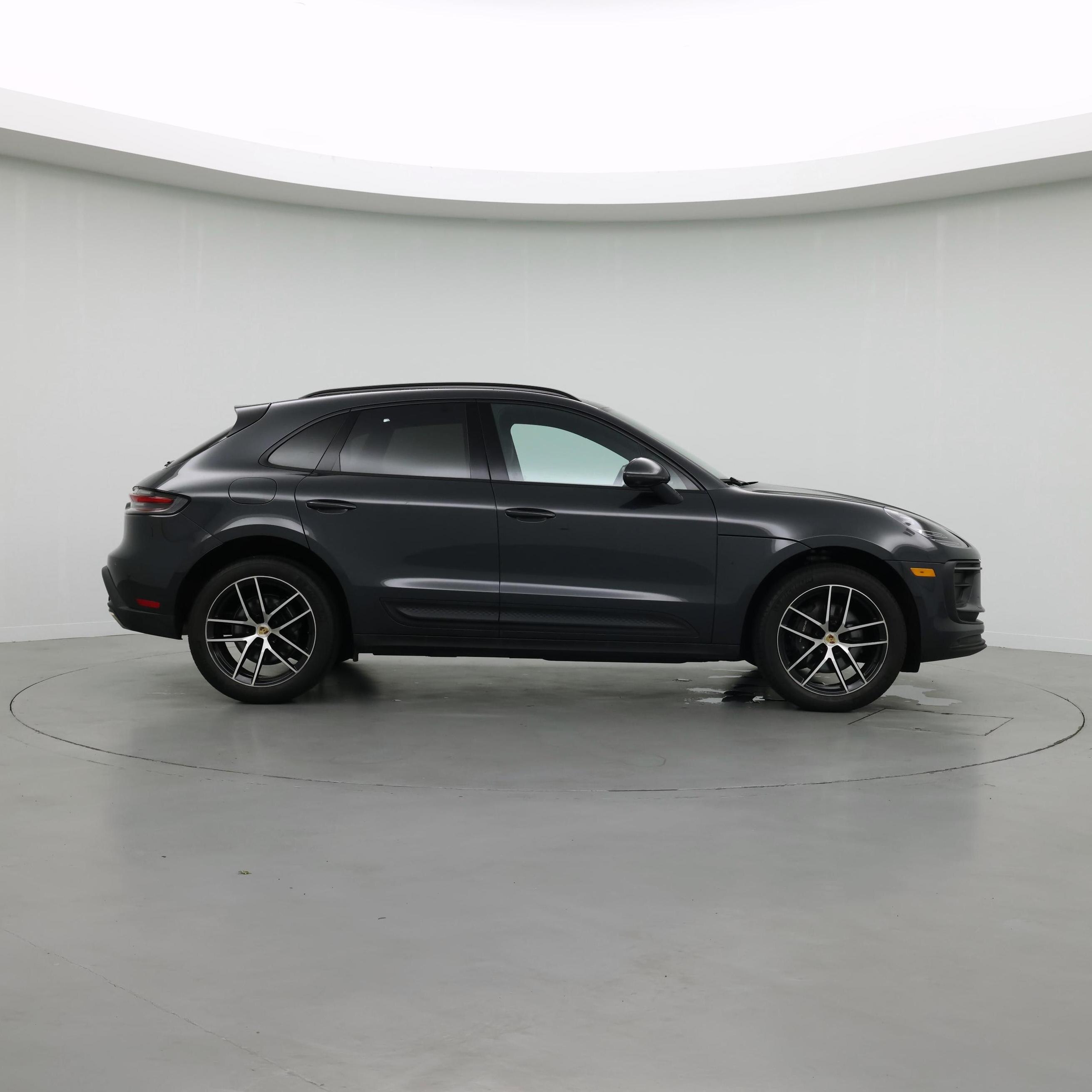 Thumbnail: 2023 Porsche Macan - 7