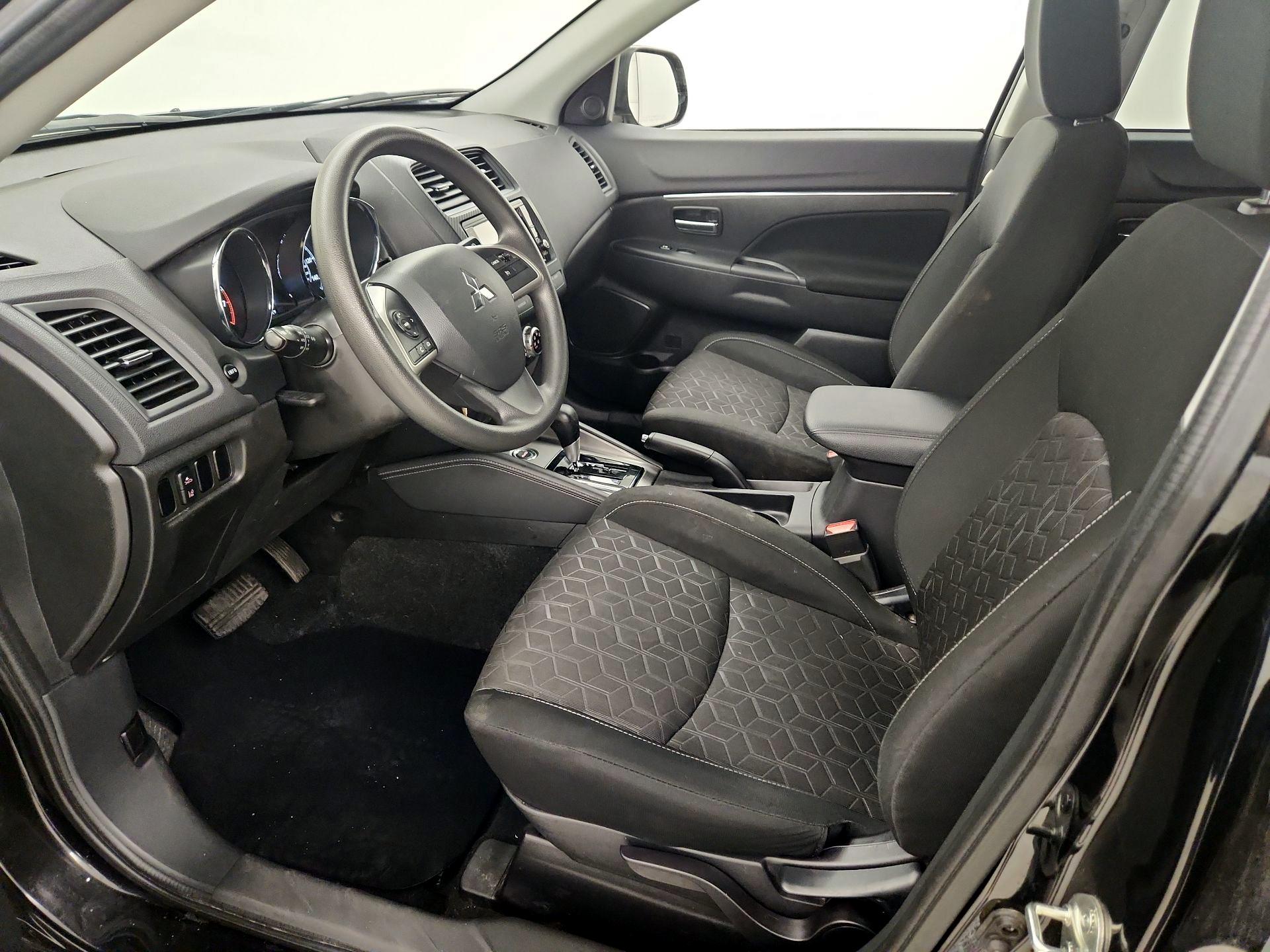 Thumbnail: 2024 Mitsubishi Outlander Sport - 11