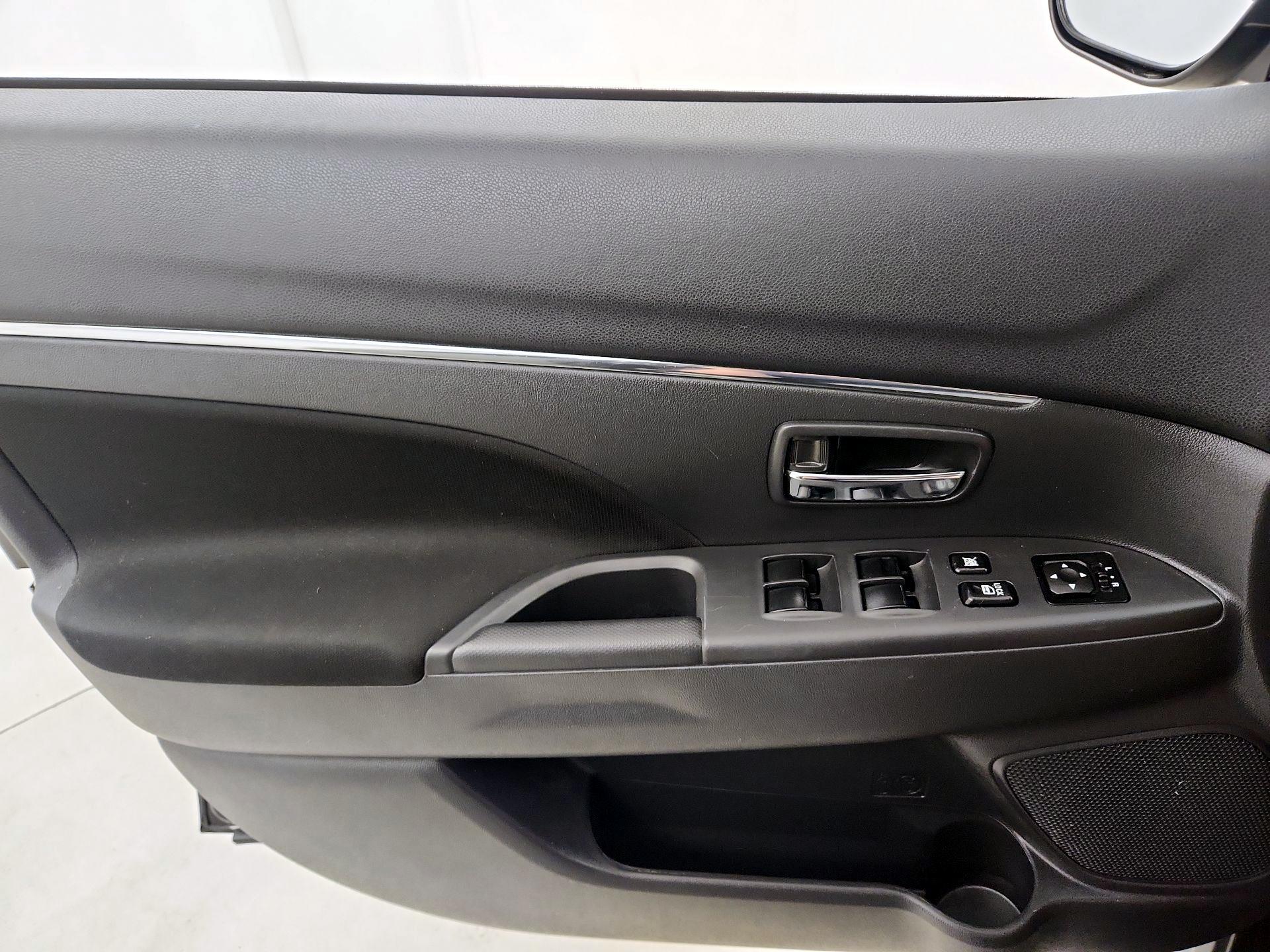 Thumbnail: 2024 Mitsubishi Outlander Sport - 12