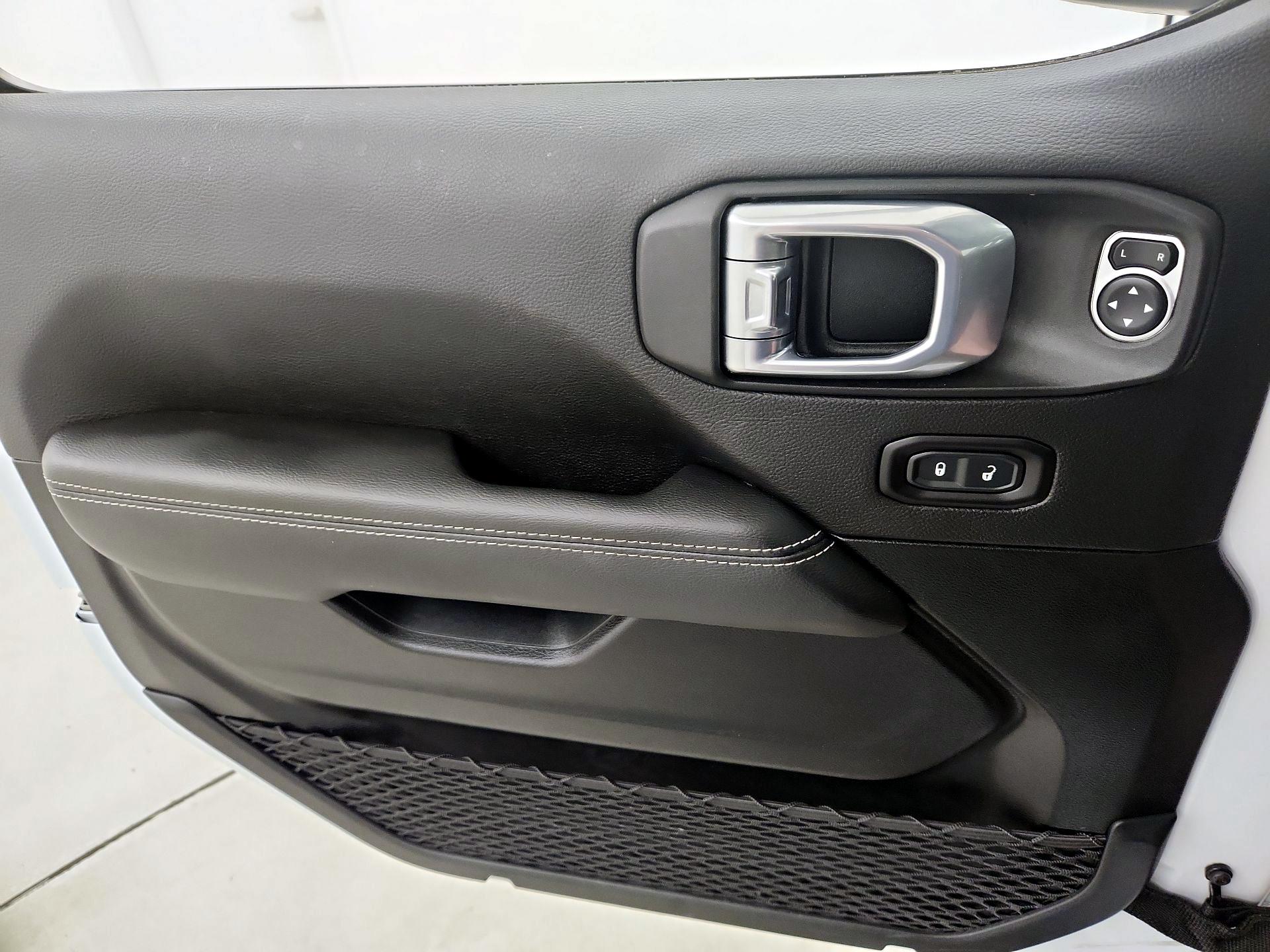 Thumbnail: 2021 Jeep Wrangler - 12
