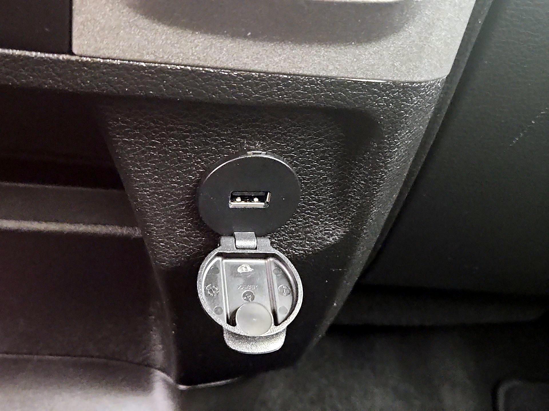 Thumbnail: 2023 RAM 1500 Classic - 18
